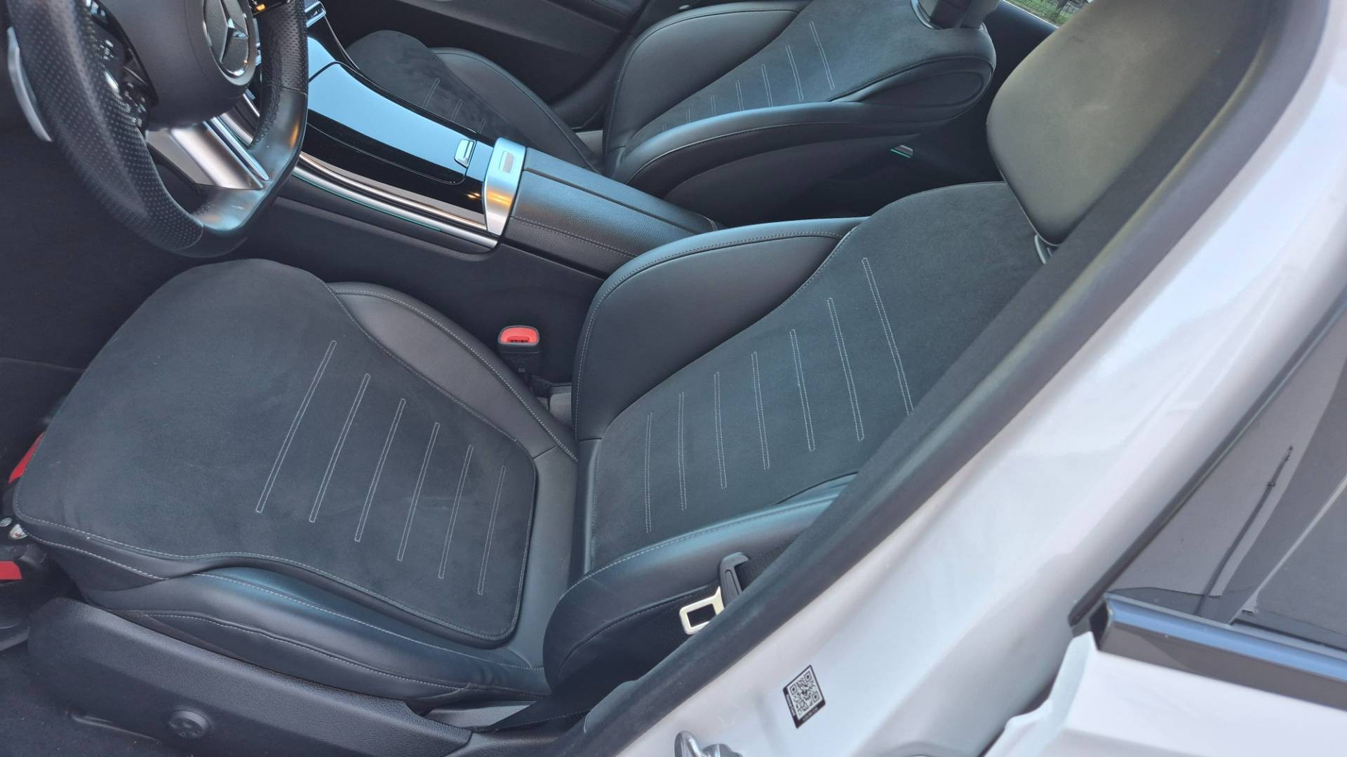 Mercedes-Benz C trieda Sedan 300 mHEV A/T – Obrázok 39