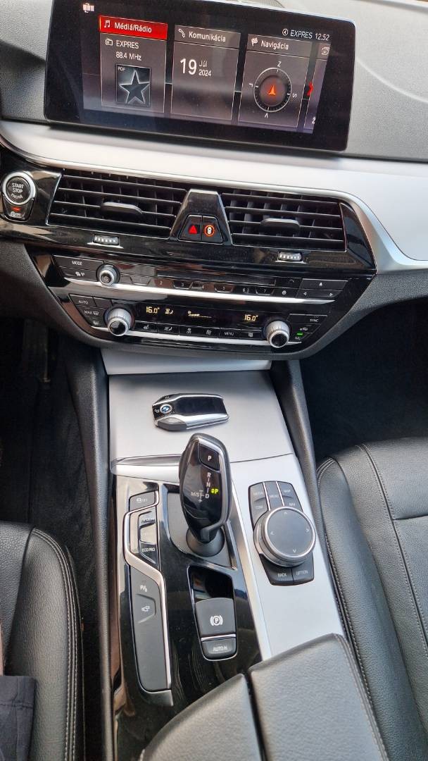 BMW Rad 5 Touring 530d xDrive A/T – Obrázok 45