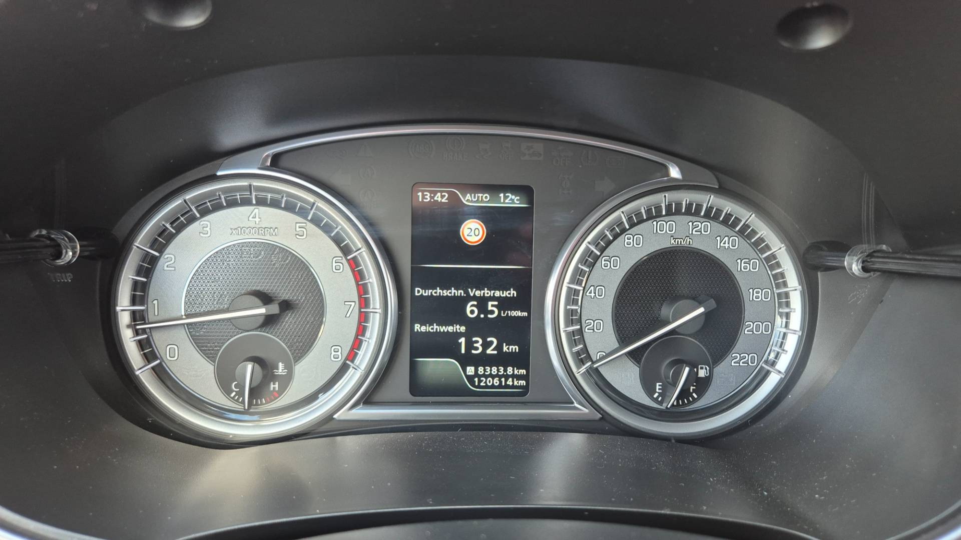 Suzuki Vitara 1.4 BoosterJet Mildhybrid Elegance 4WD – Obrázok 29