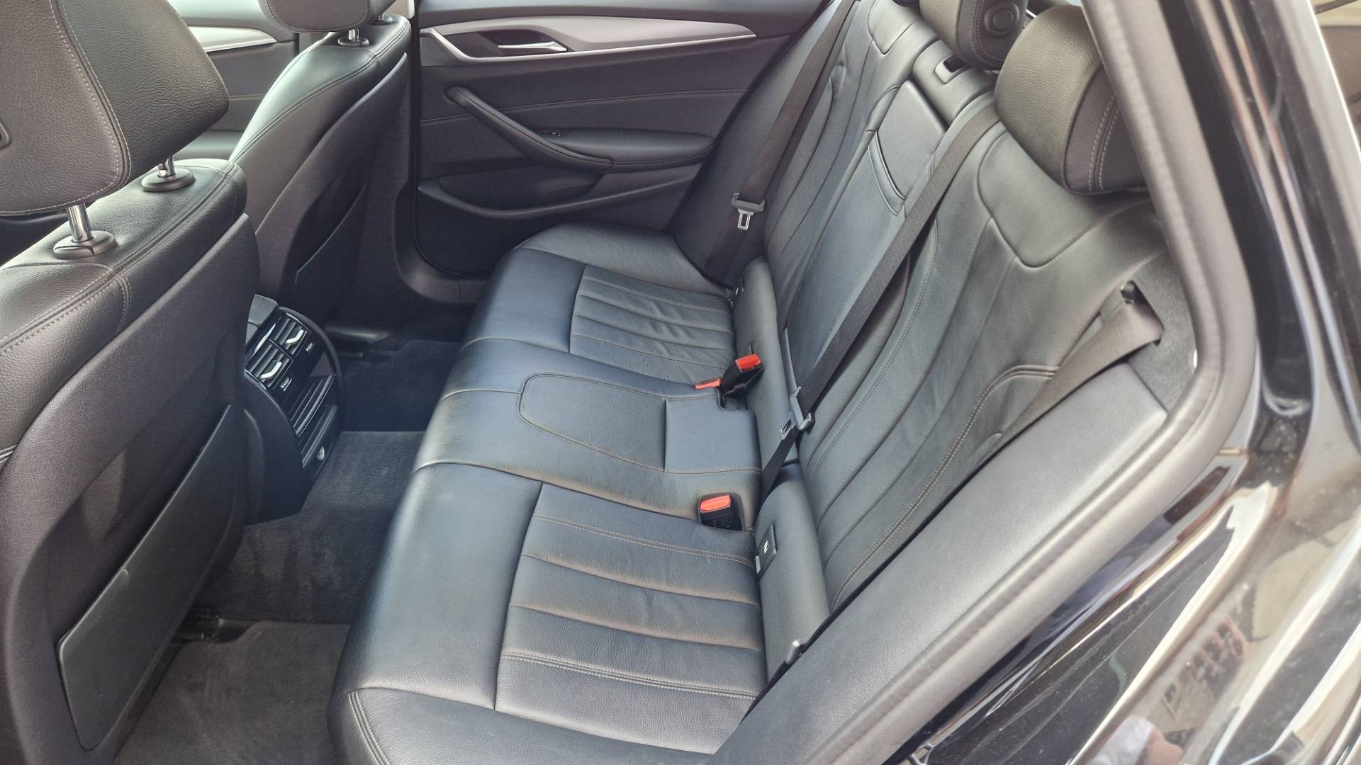 BMW Rad 5 Touring 530d xDrive A/T – Obrázok 27