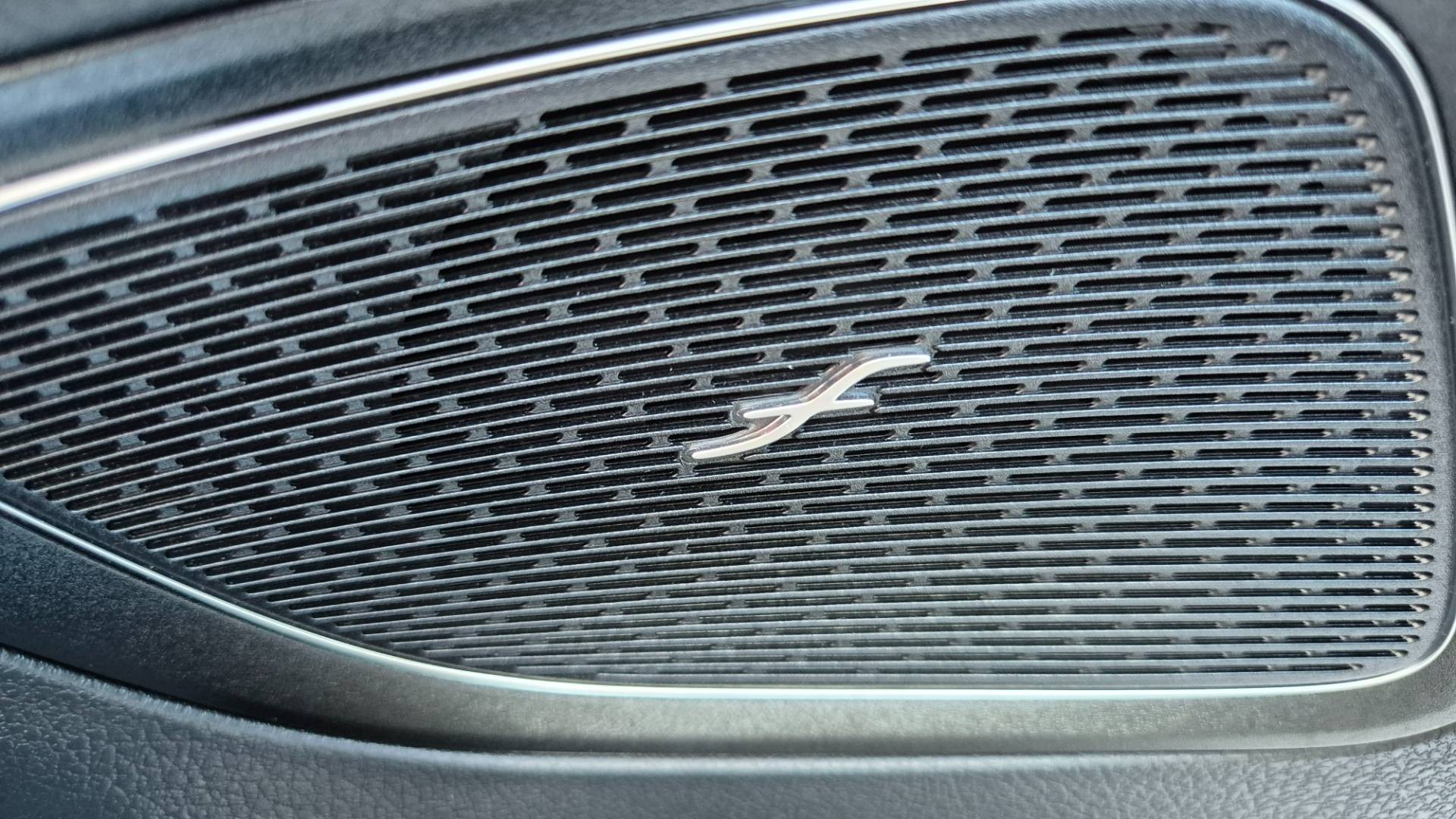 Mercedes-Benz C trieda Sedan 300 mHEV A/T – Obrázok 44