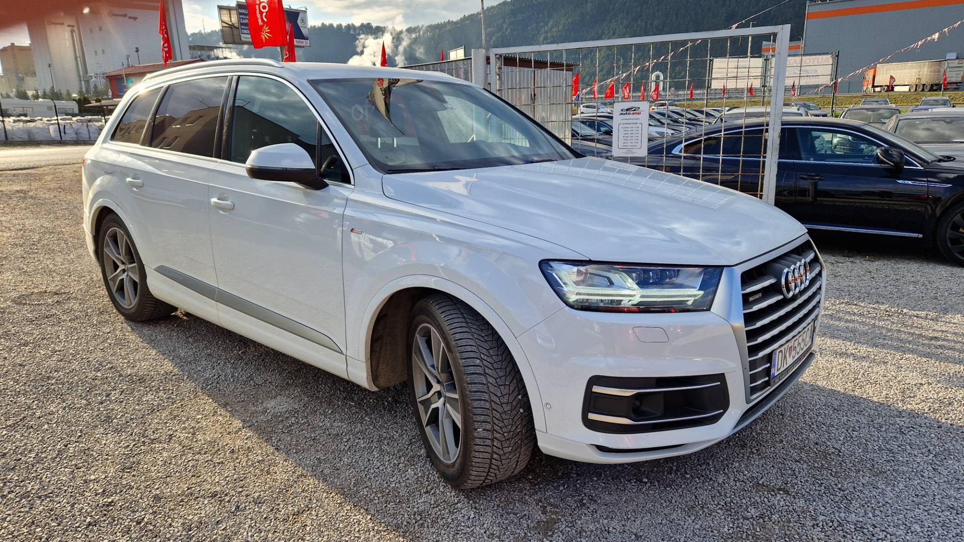 Audi Q7 3.0 TDI 272K QUATTTRO S-LINE 8 ST – Obrázok 23