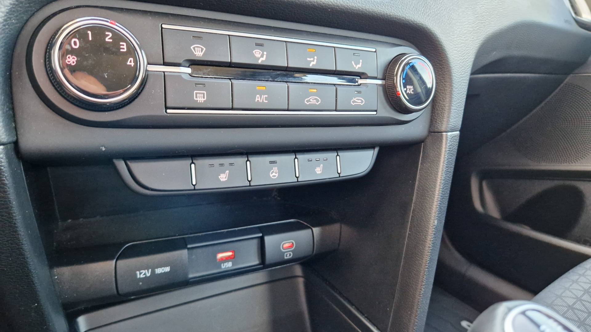 Kia Ceed 1.0 T-GDi Silver – Obrázok 33