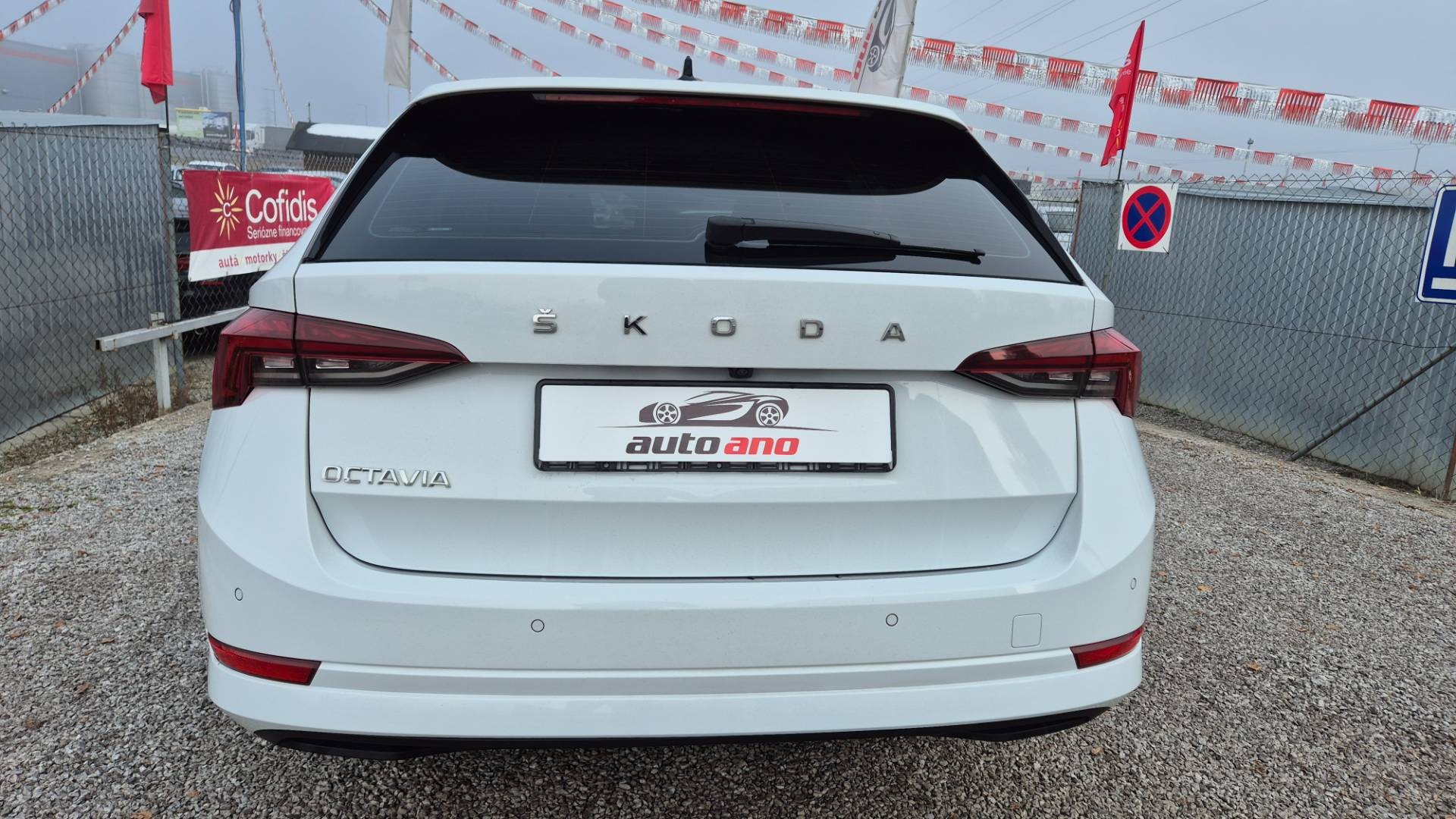 Škoda Octavia Combi 2.0 TDI SCR Style DSG – Obrázok 8