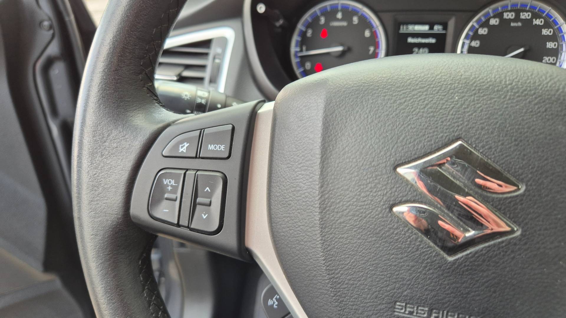 Suzuki SX4 S-Cross 1.4 BoosterJet Elegance 4WD – Obrázok 40