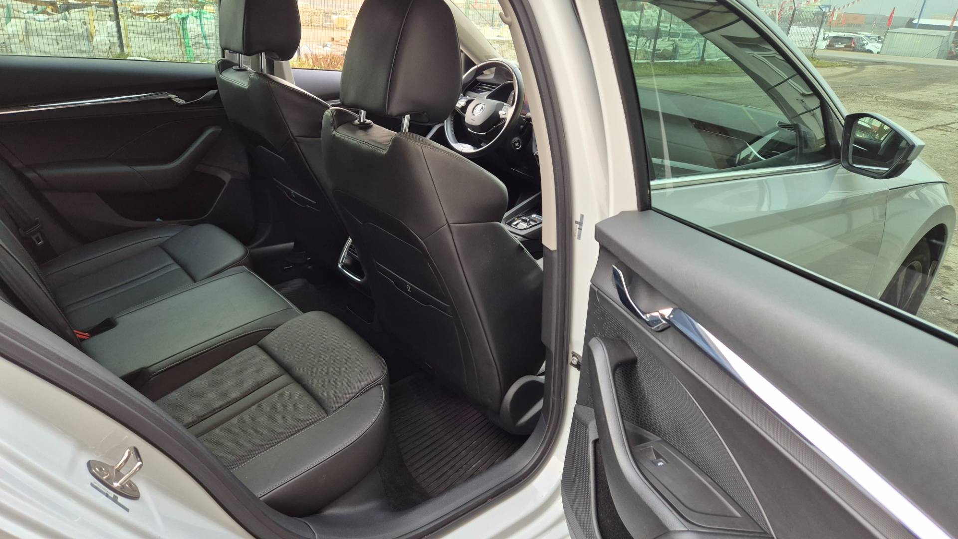 Škoda Octavia Combi 2.0 TDI SCR Style DSG – Obrázok 27