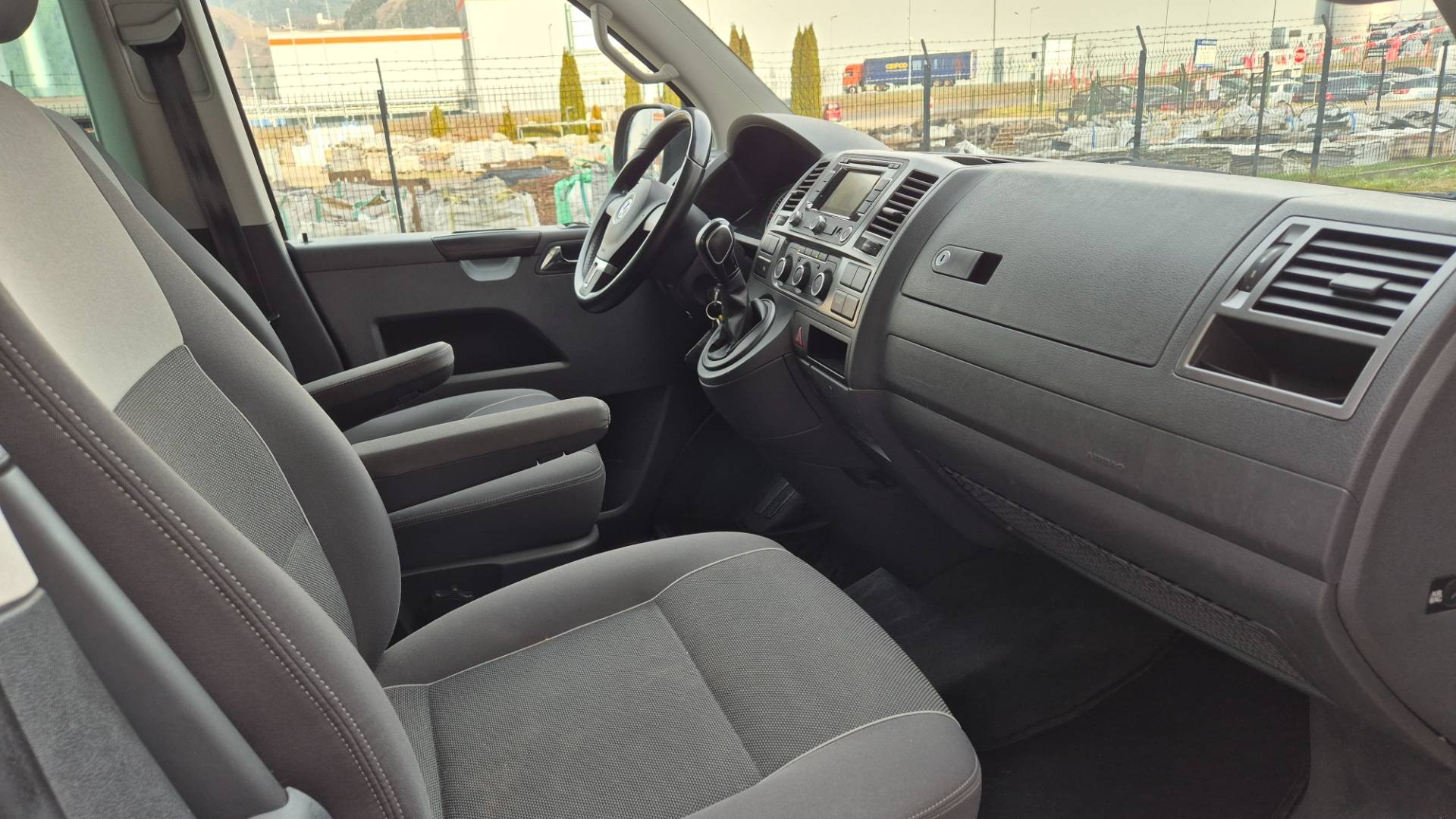 Volkswagen Multivan 2.0 TDI 140k Startline DSG – Obrázok 16