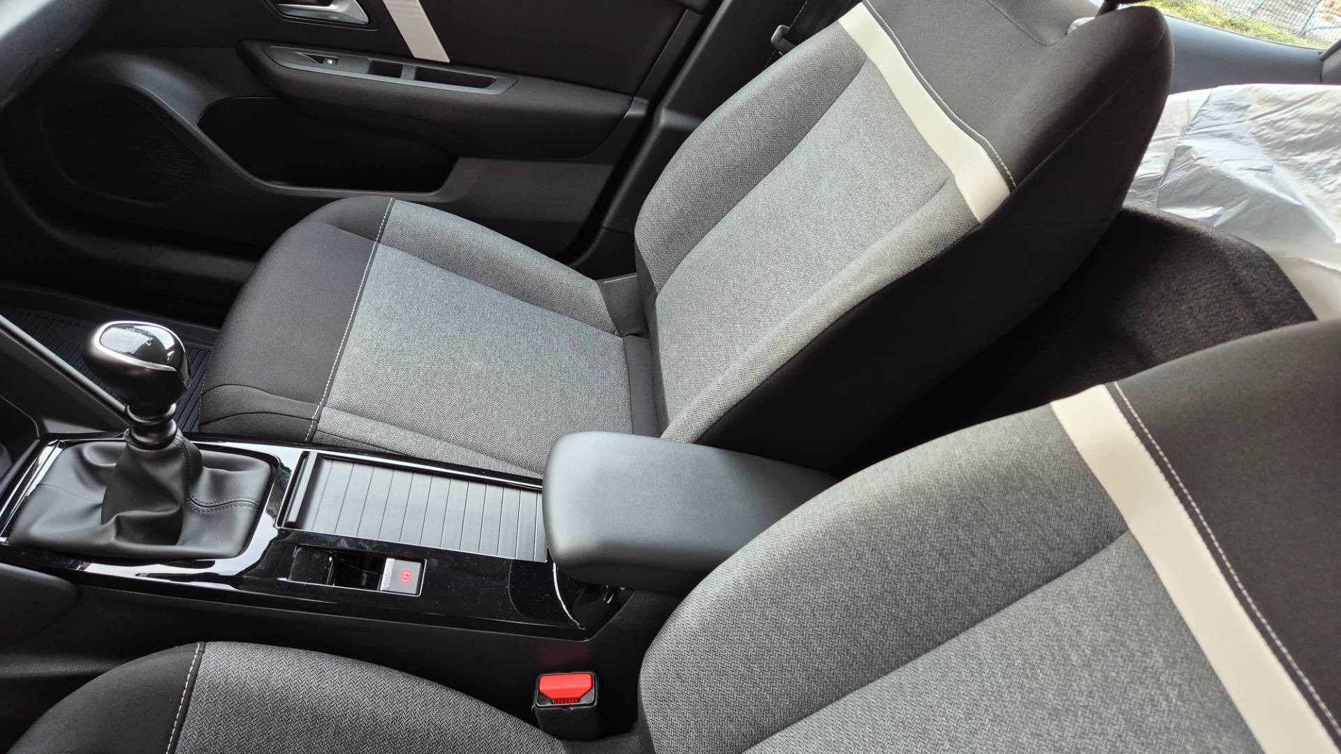 Citroën C4 PureTech 100 S&S Feel – Obrázok 21