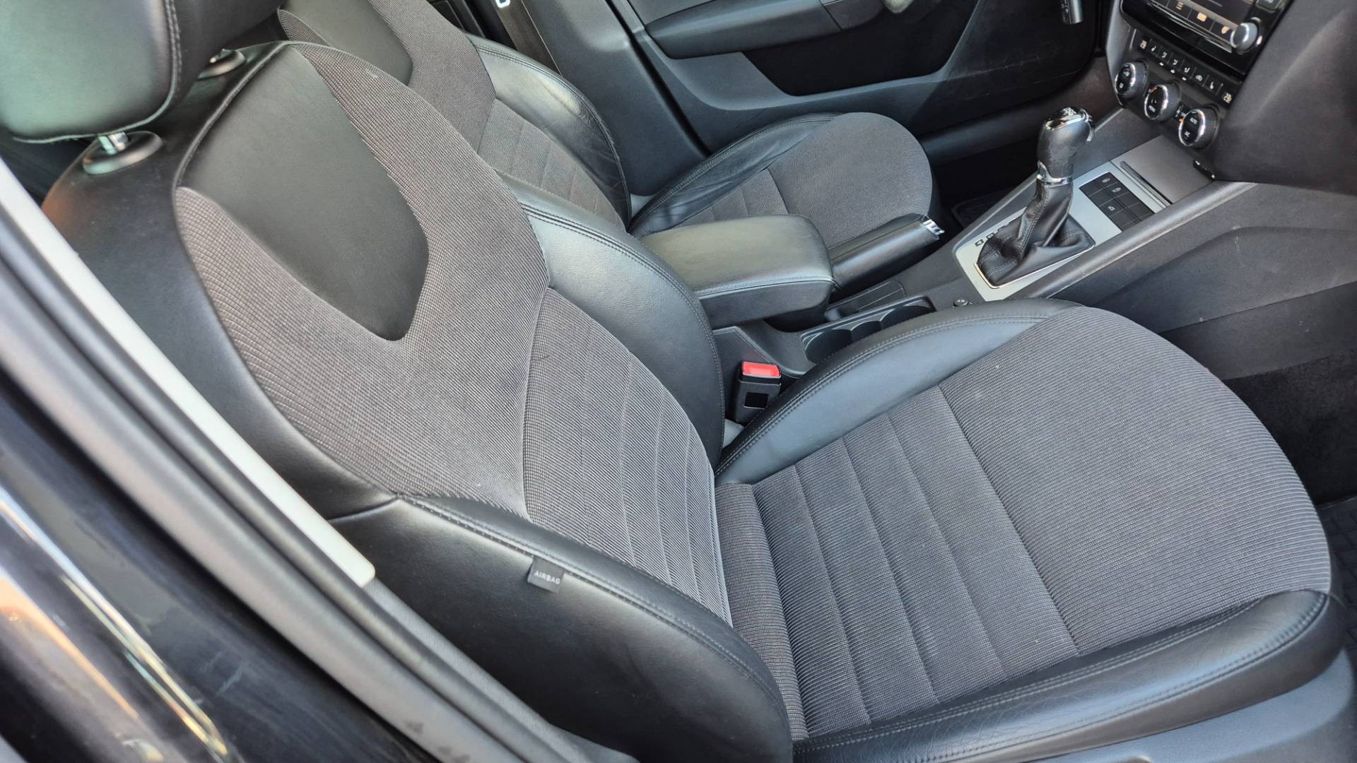 Škoda Octavia Combi 2.0 TDI Elegance/Style DSG – Obrázok 14