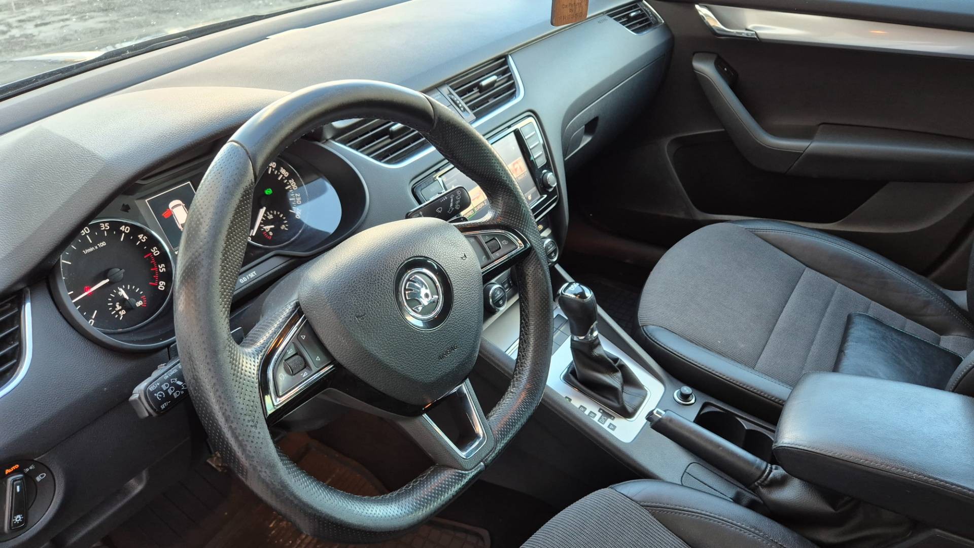 Škoda Octavia Combi 2.0 TDI Elegance/Style DSG – Obrázok 18