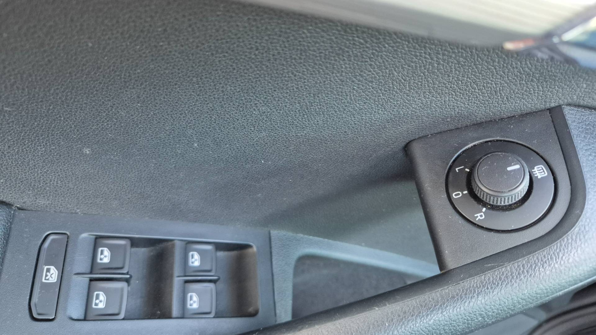 Škoda Octavia Combi 2.0 TDI Elegance/Style DSG – Obrázok 19