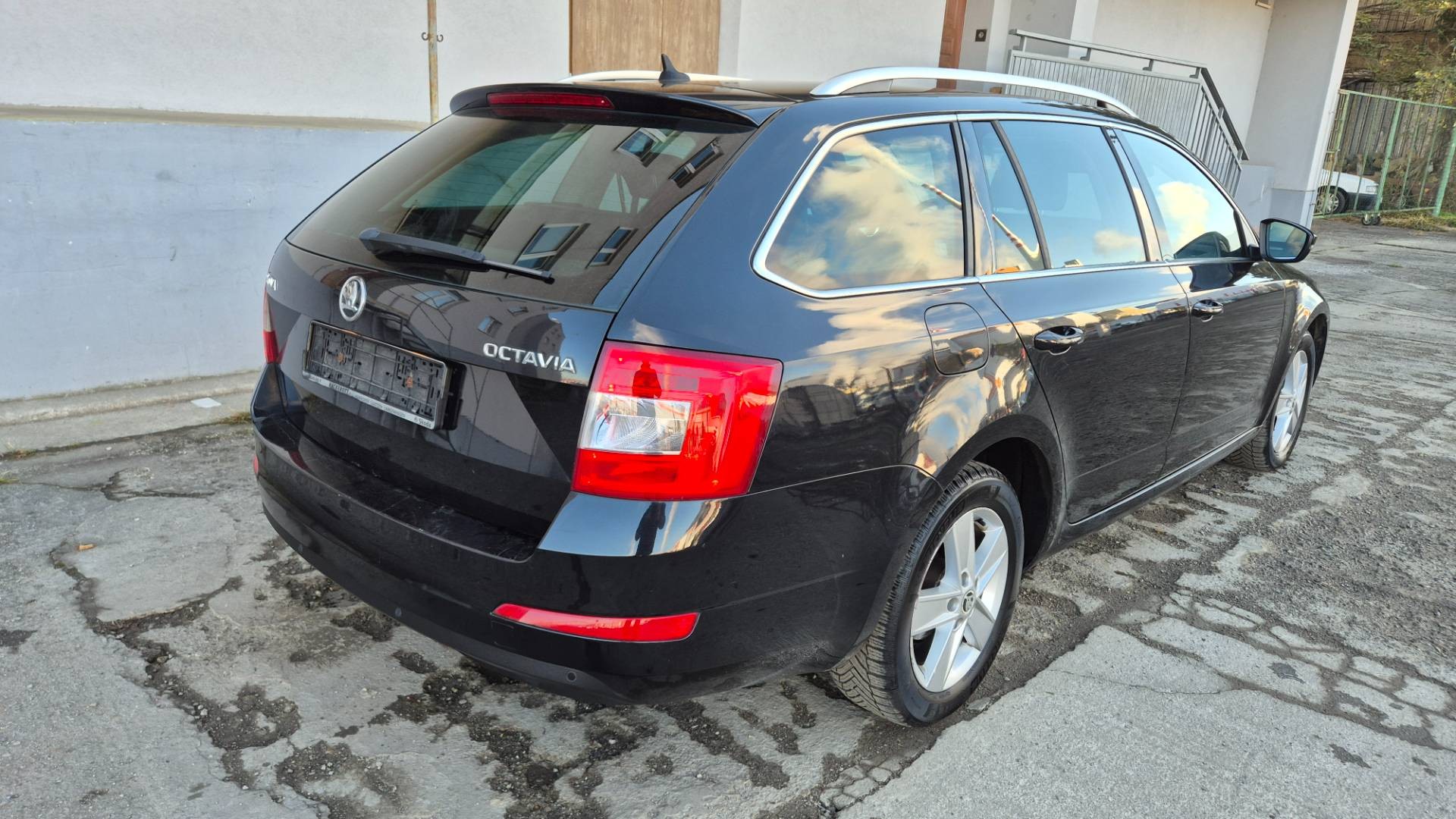 Škoda Octavia Combi 2.0 TDI Elegance/Style DSG – Obrázok 33