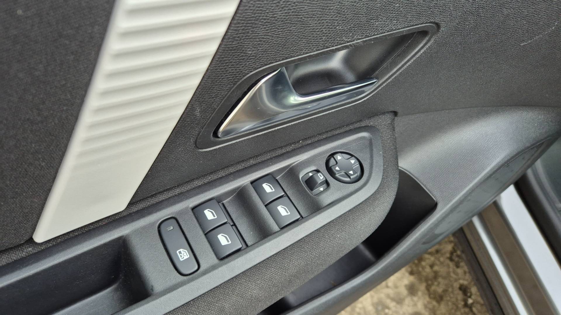 Citroën C4 PureTech 100 S&S Feel – Obrázok 24