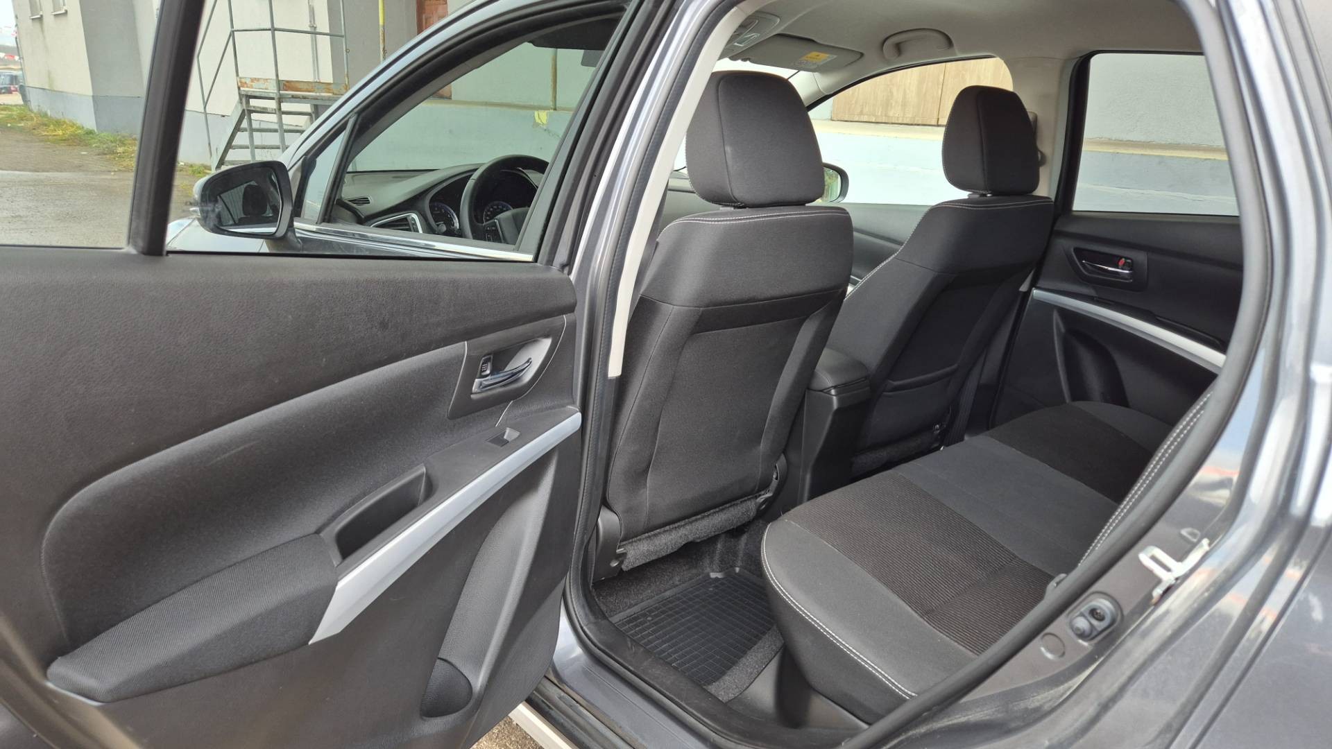 Suzuki SX4 S-Cross 1.4 BoosterJet Elegance 4WD – Obrázok 23