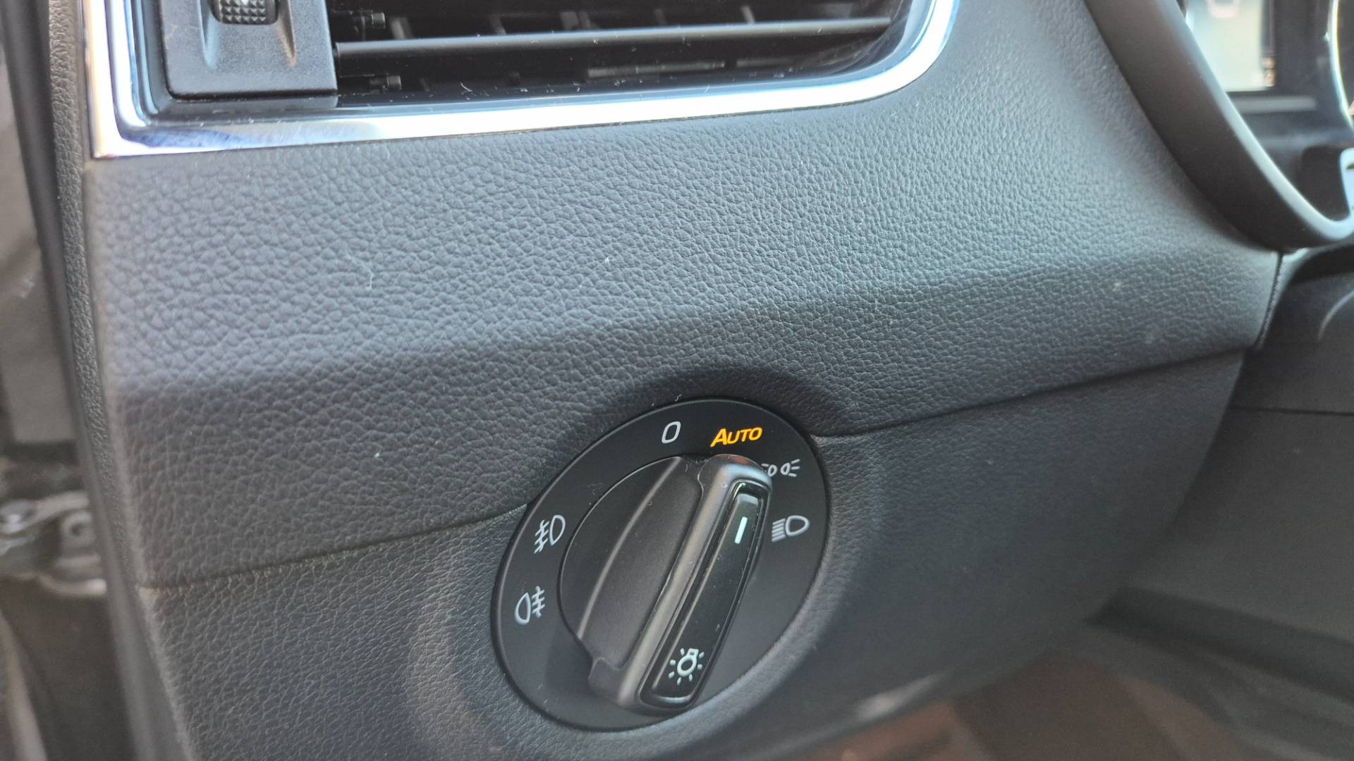 Škoda Octavia Combi 2.0 TDI Elegance/Style DSG – Obrázok 20