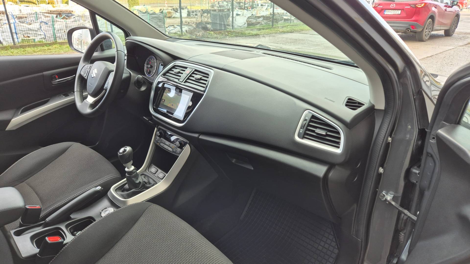 Suzuki SX4 S-Cross 1.4 BoosterJet Elegance 4WD – Obrázok 22