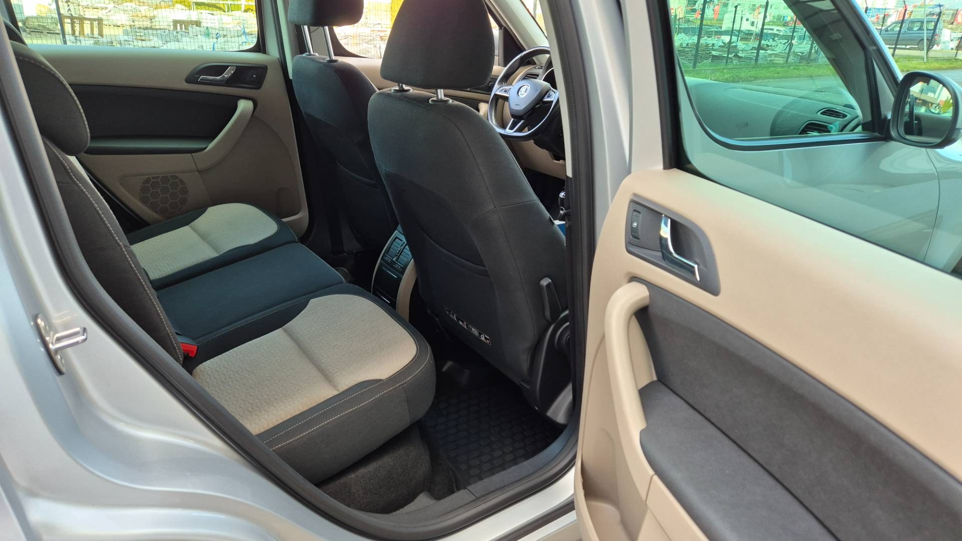 Škoda Yeti 1.4 TSI Edition 4x4 – Obrázok 30