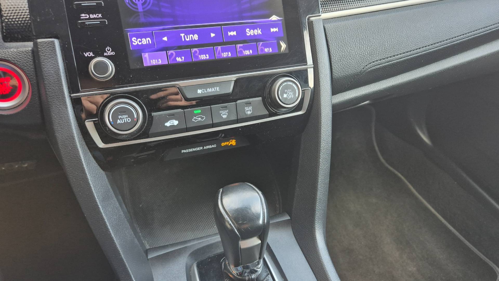 Honda Civic 1.5 DOHC VTEC Turbo Sport Plus CVT – Obrázok 23