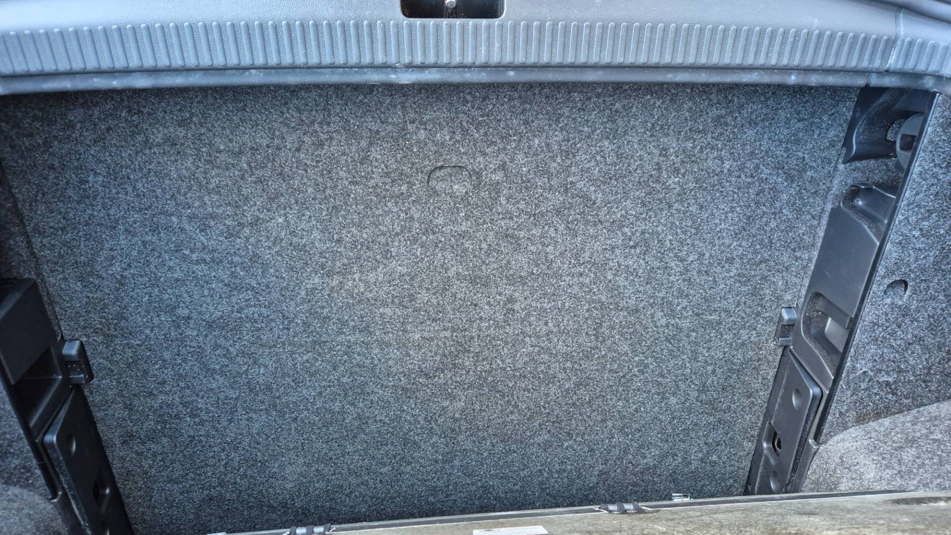 Škoda Octavia Combi 2.0 TDI Elegance/Style DSG – Obrázok 10