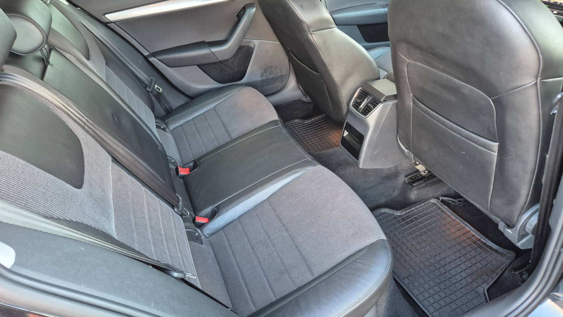 Škoda Octavia Combi 2.0 TDI Elegance/Style DSG – Obrázok 13