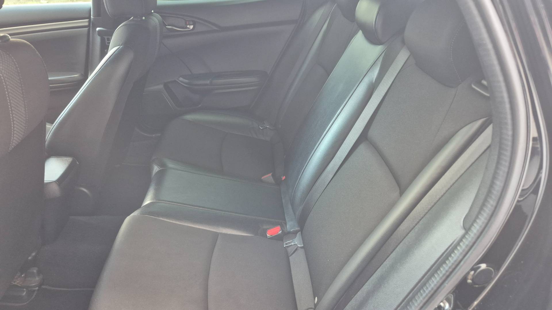 Honda Civic 1.5 DOHC VTEC Turbo Sport Plus CVT – Obrázok 17