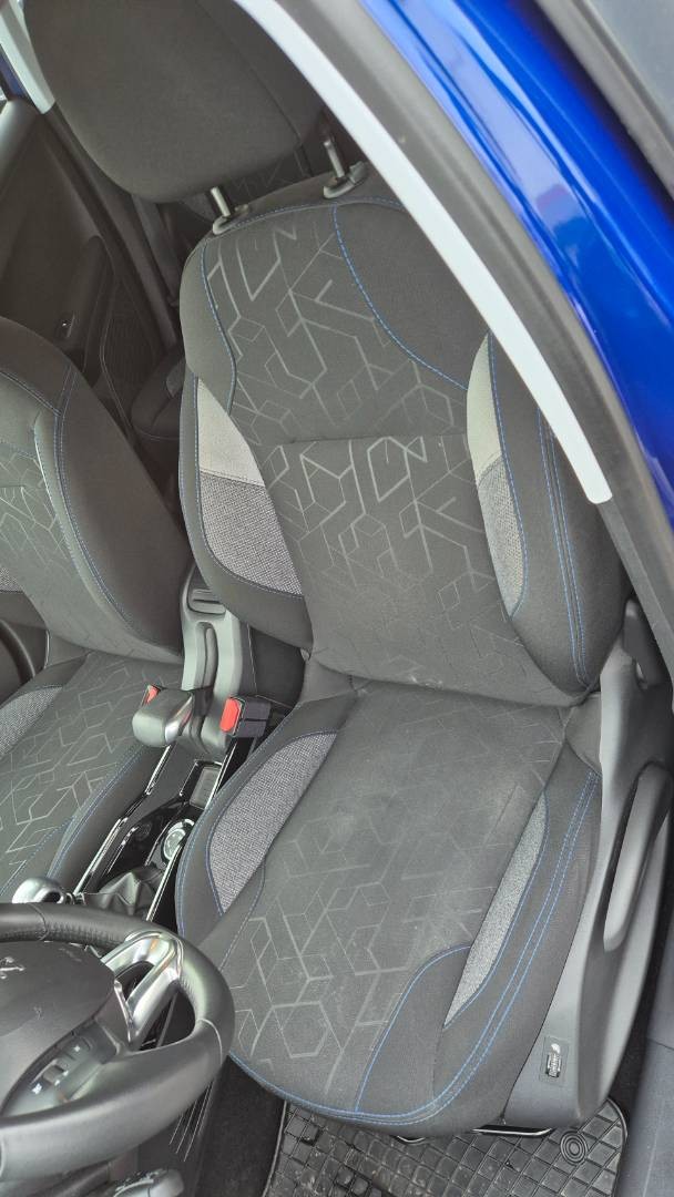 Peugeot 2008 1.2 PureTech 110 E6d-ISC Signature – Obrázok 17