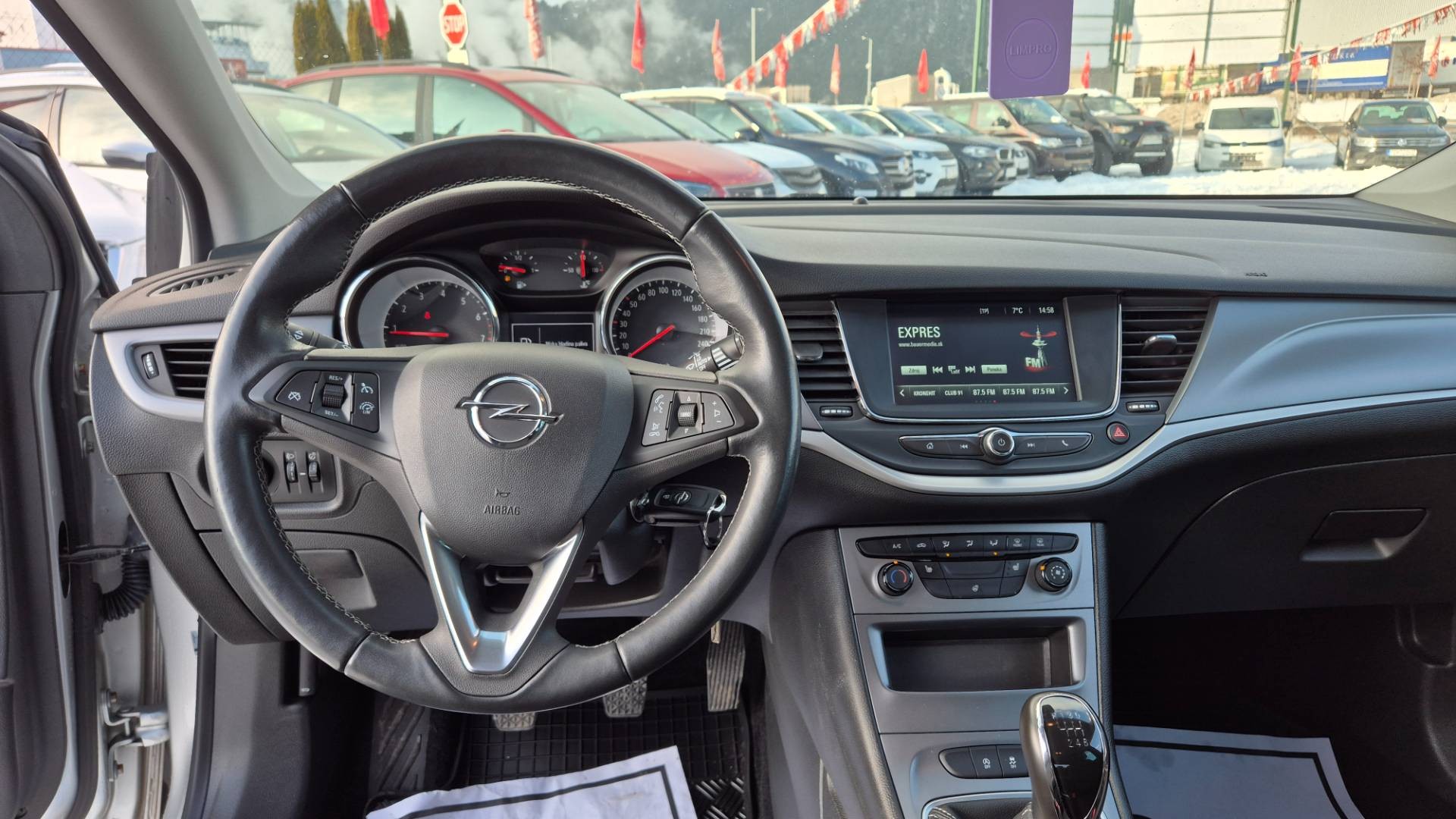 Opel Astra 1.2 Turbo Smile Edition – Obrázok 15