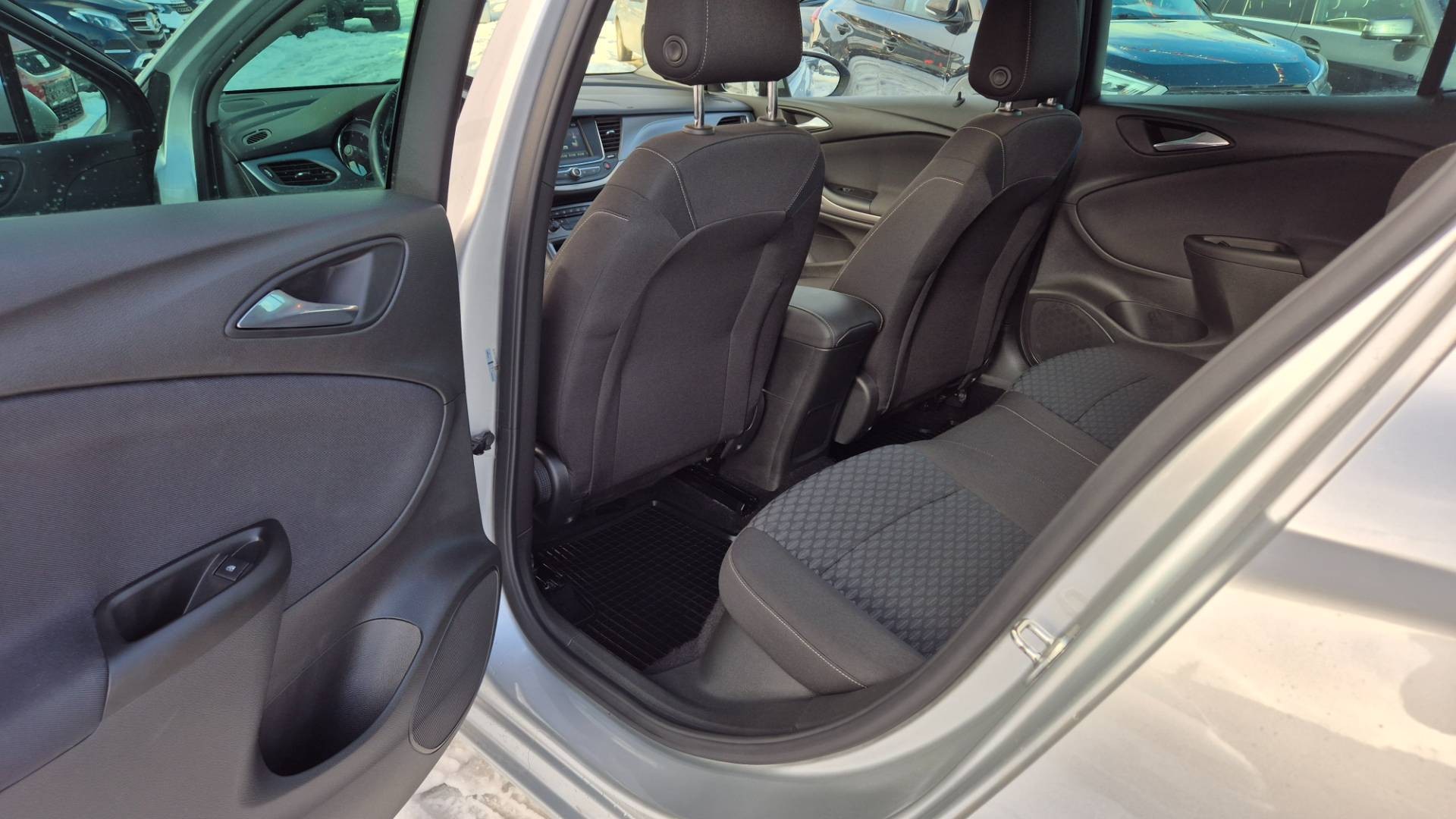 Opel Astra 1.2 Turbo Smile Edition – Obrázok 13