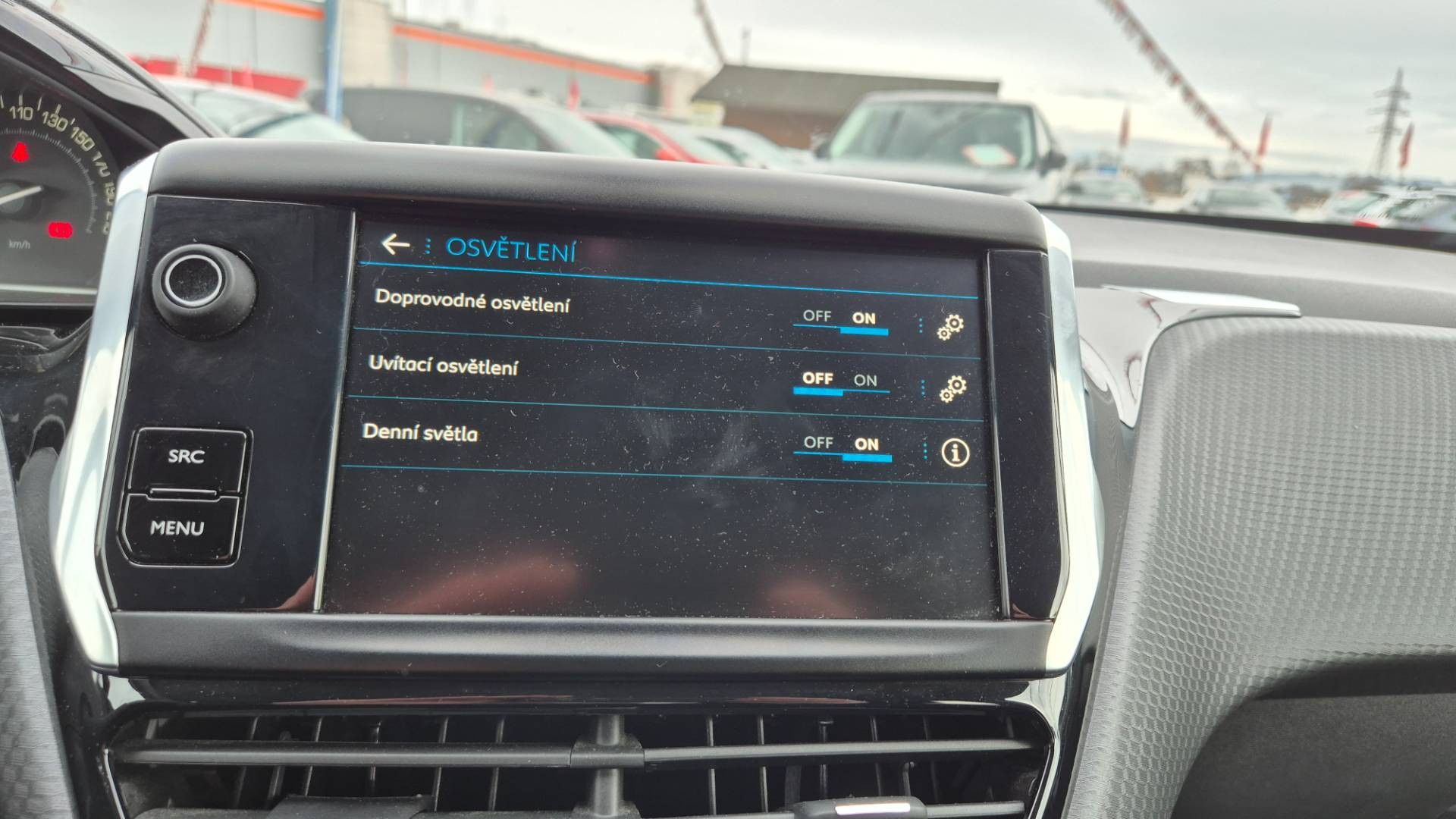 Peugeot 2008 1.2 PureTech 110 E6d-ISC Signature – Obrázok 31