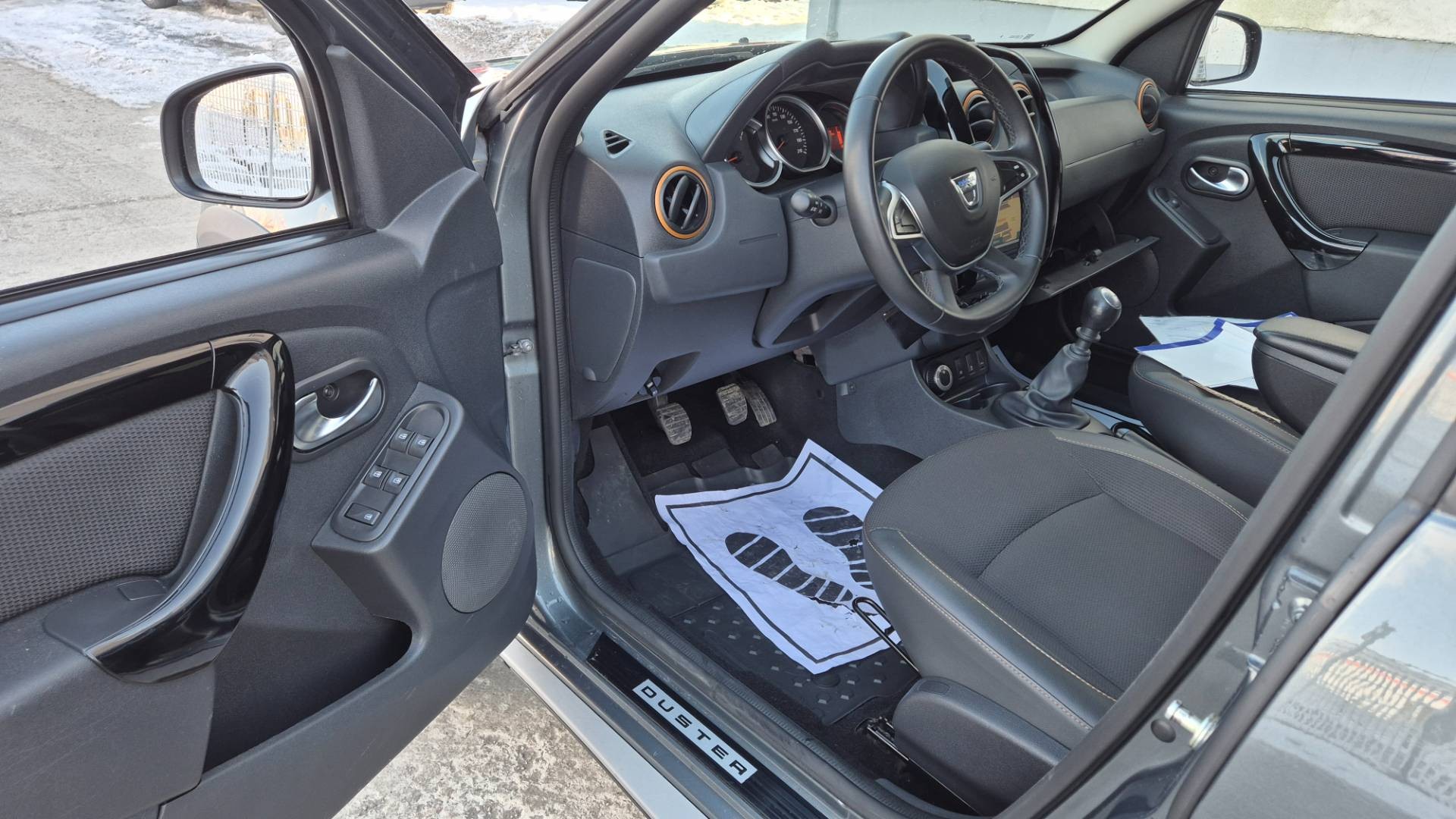 Dacia Duster 1.5 dCi 4x4 Outdoor – Obrázok 30