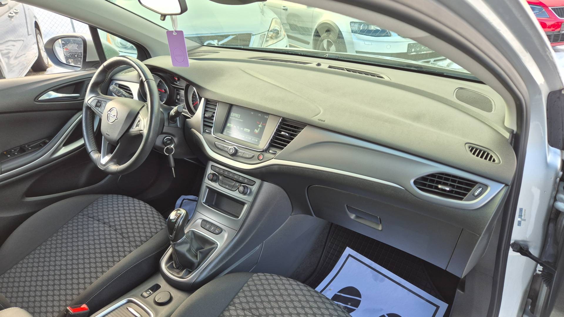 Opel Astra 1.2 Turbo Smile Edition – Obrázok 24