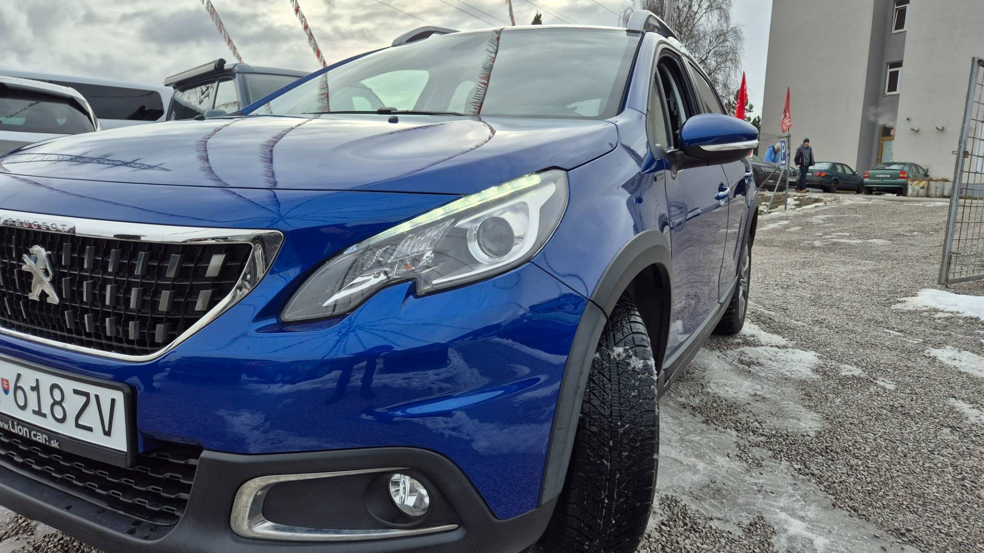 Peugeot 2008 1.2 PureTech 110 E6d-ISC Signature – Obrázok 11