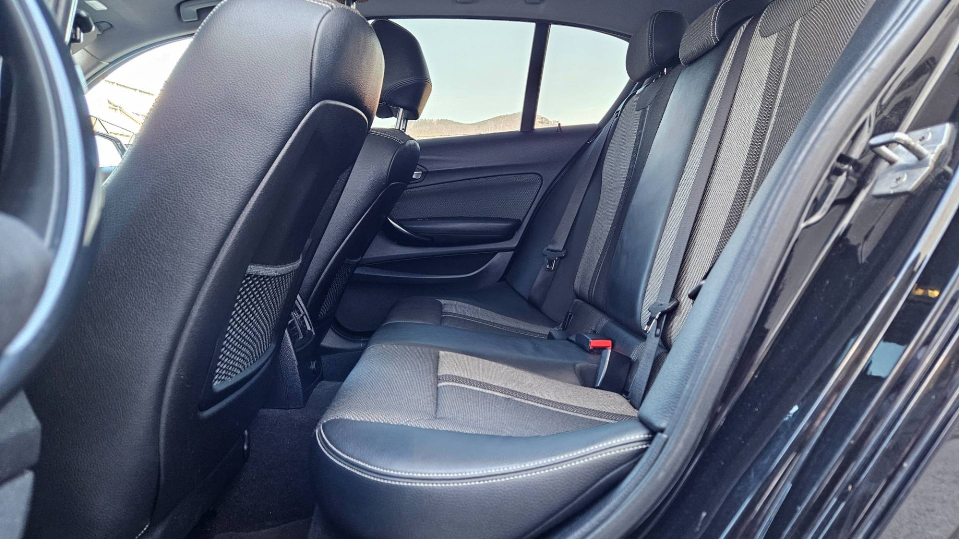 BMW Rad 1 118i Urban Line A/T – Obrázok 18