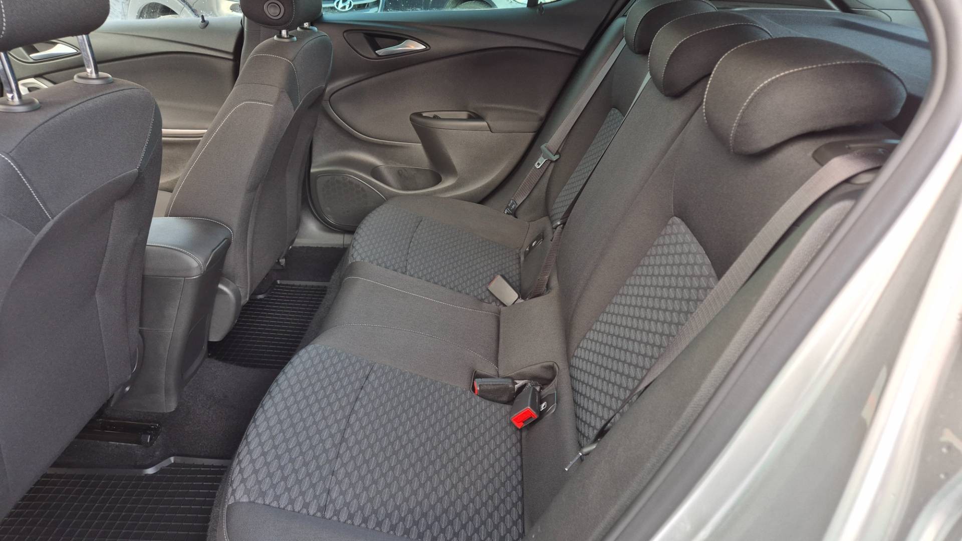 Opel Astra 1.2 Turbo Smile Edition – Obrázok 14