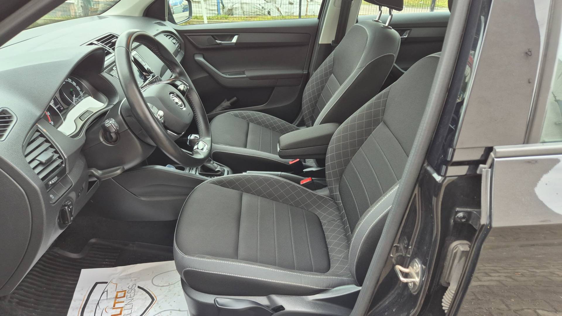 Škoda Fabia 1.0 TSI Style DSG – Obrázok 19