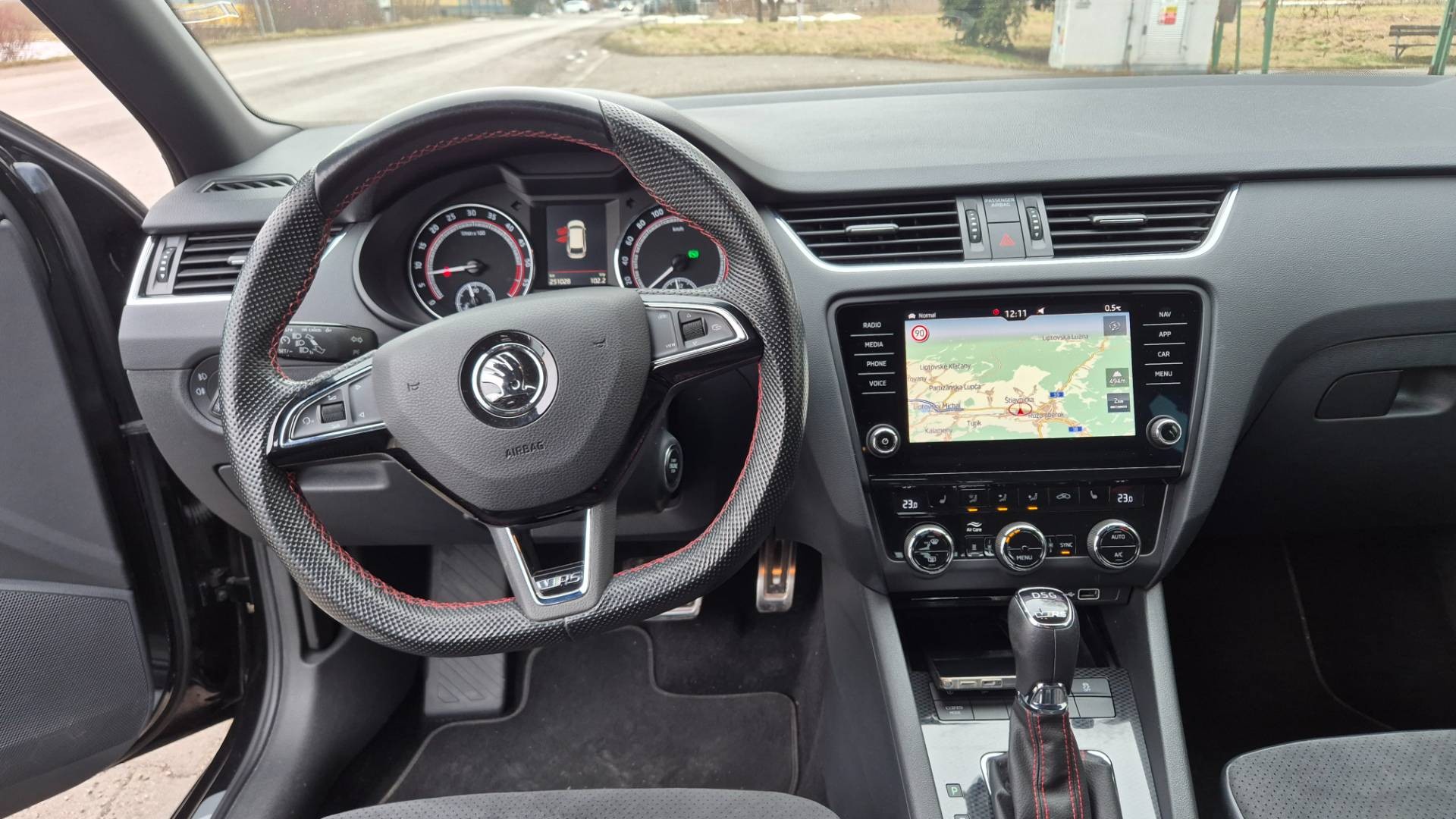 Škoda Octavia Combi 2.0 TDI RS DSG 4x4 – Obrázok 23