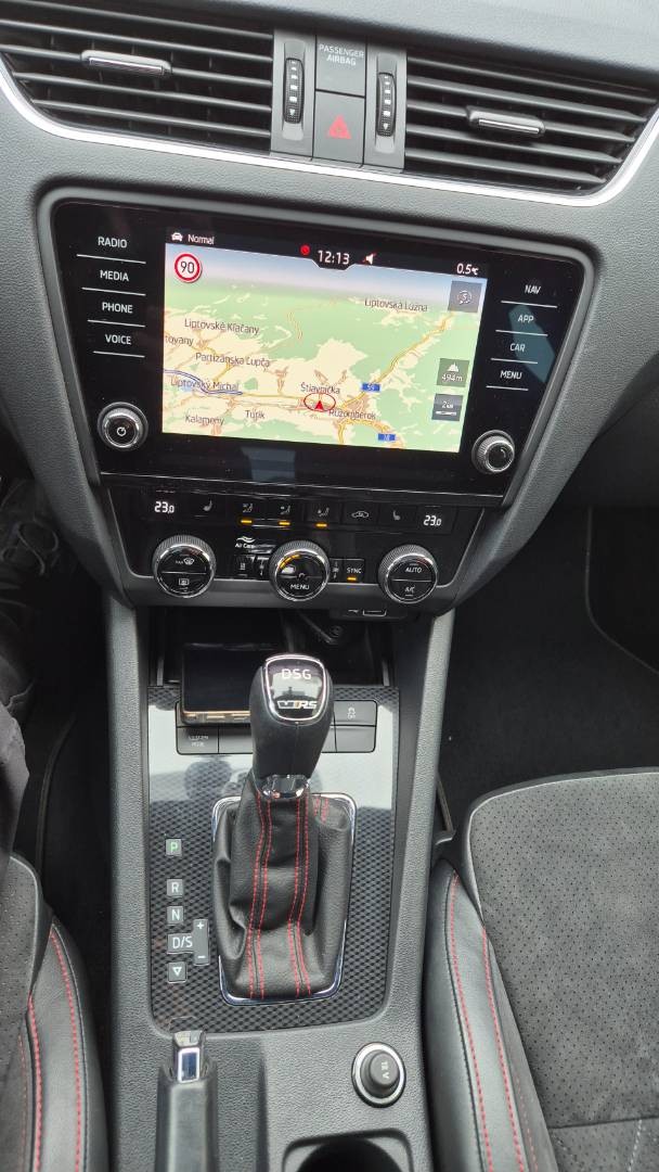 Škoda Octavia Combi 2.0 TDI RS DSG 4x4 – Obrázok 31