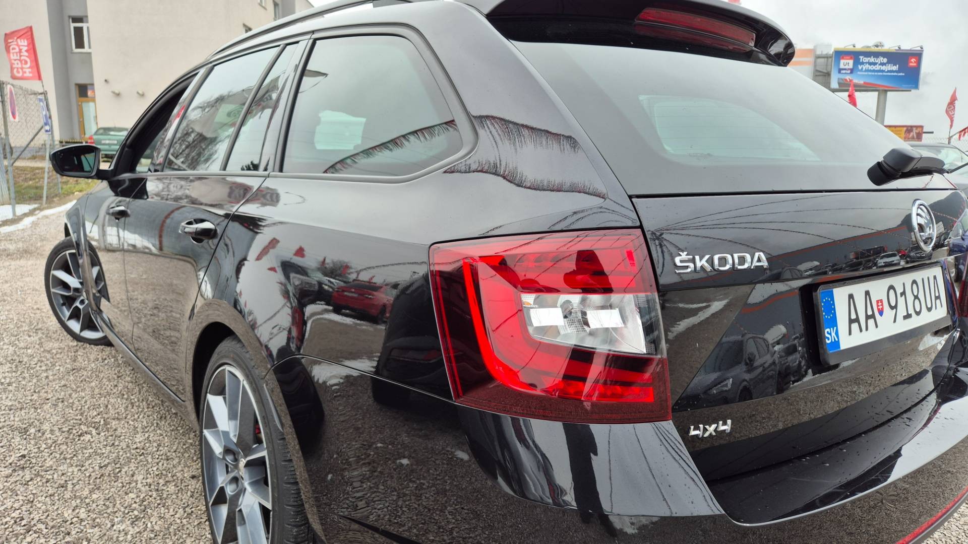 Škoda Octavia Combi 2.0 TDI RS DSG 4x4 – Obrázok 11