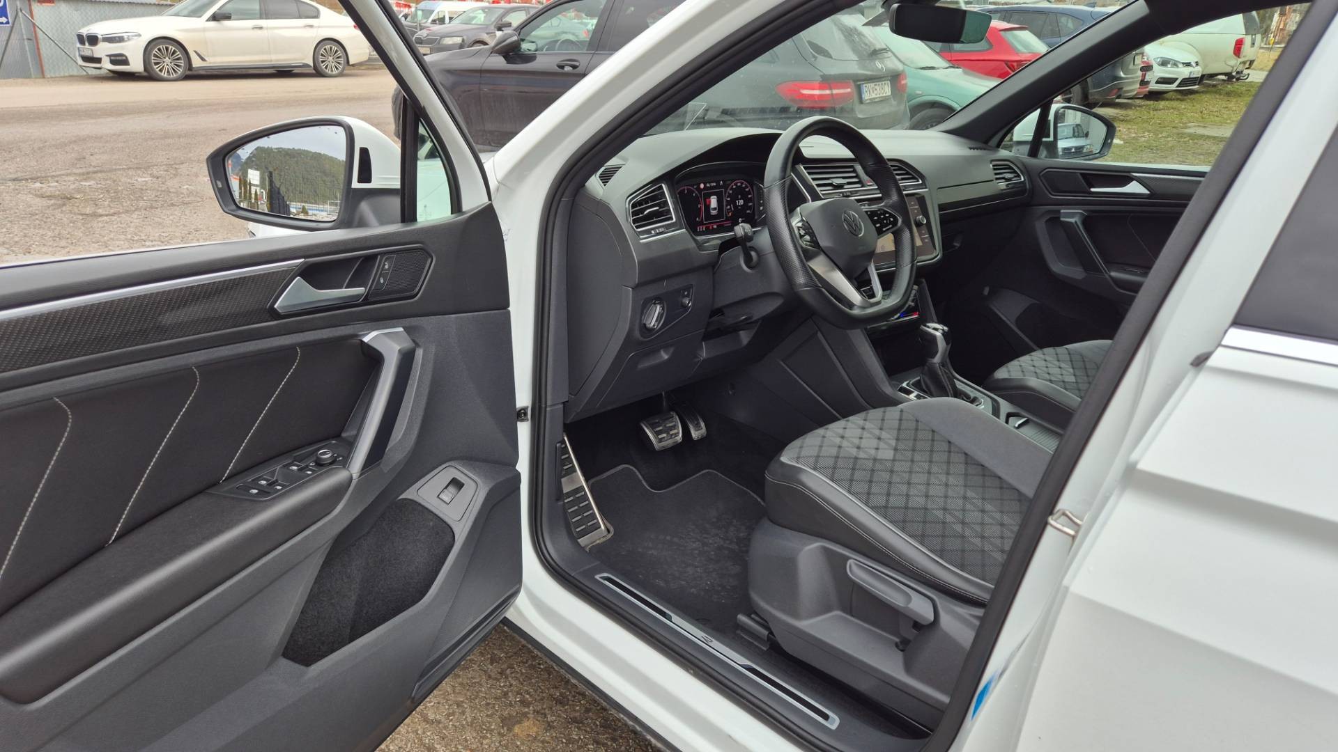 Volkswagen Tiguan 2.0 TDI EVO R-Line 4Motion DSG – Obrázok 33