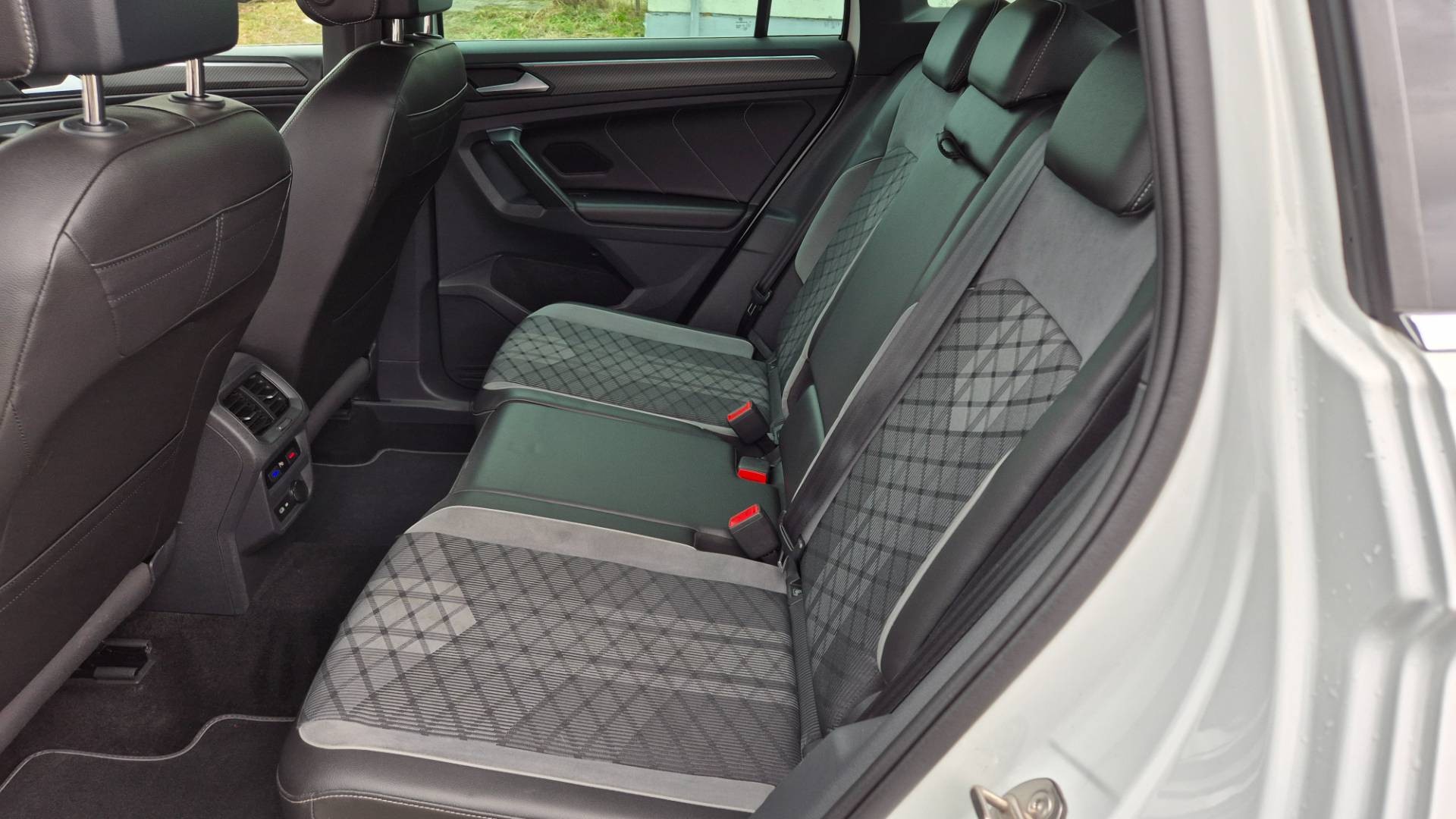 Volkswagen Tiguan 2.0 TDI EVO R-Line 4Motion DSG – Obrázok 23