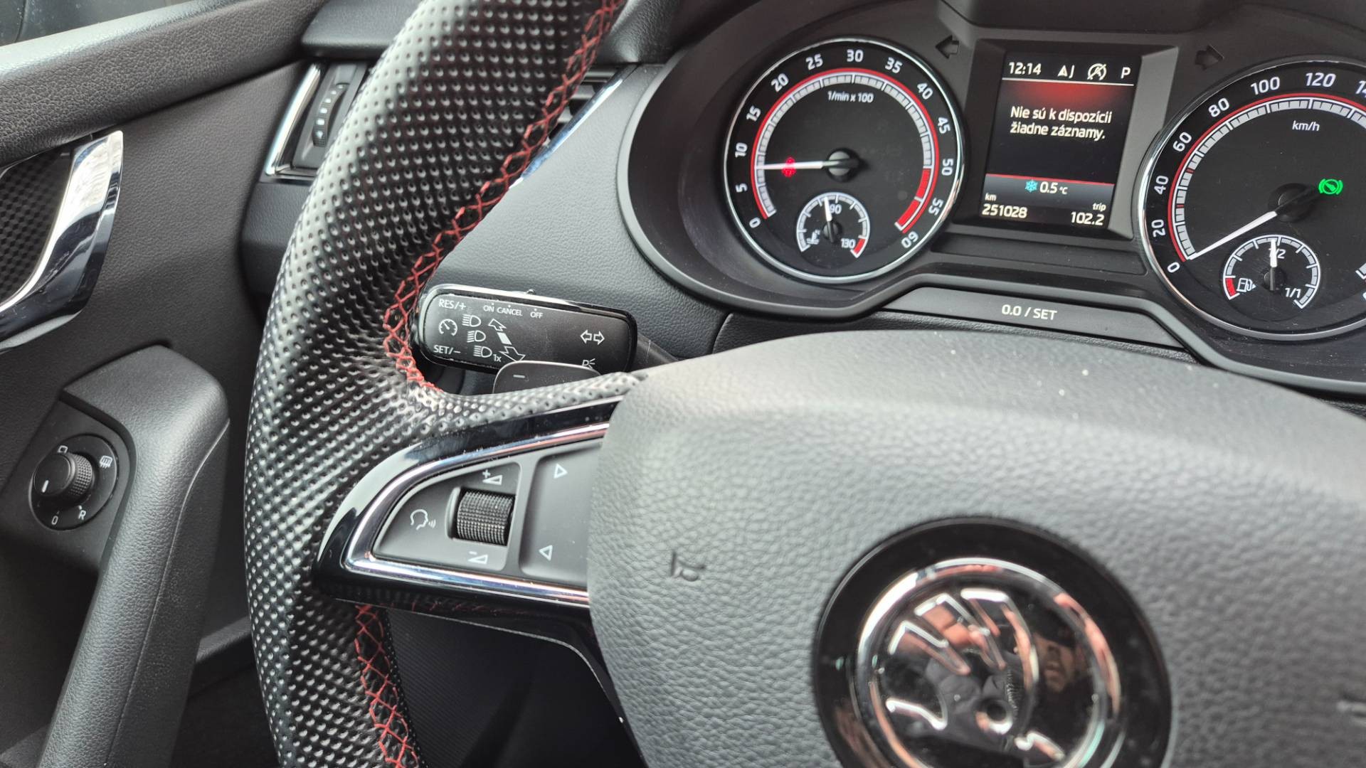 Škoda Octavia Combi 2.0 TDI RS DSG 4x4 – Obrázok 36