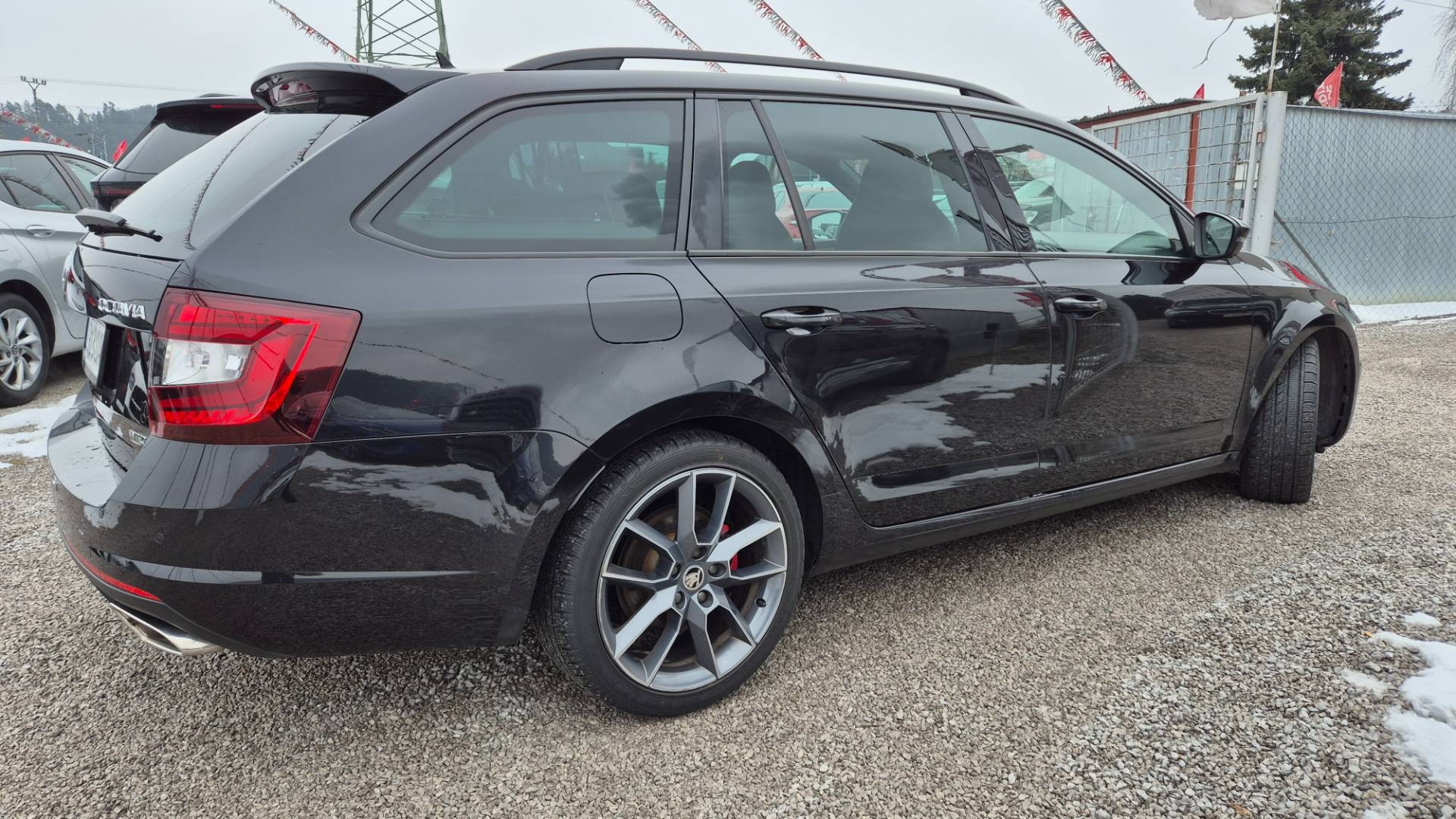 Škoda Octavia Combi 2.0 TDI RS DSG 4x4 – Obrázok 7