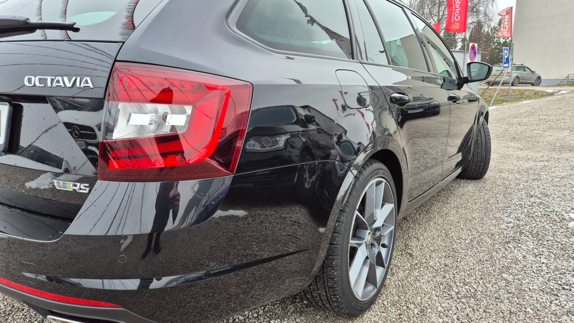 Škoda Octavia Combi 2.0 TDI RS DSG 4x4 – Obrázok 12