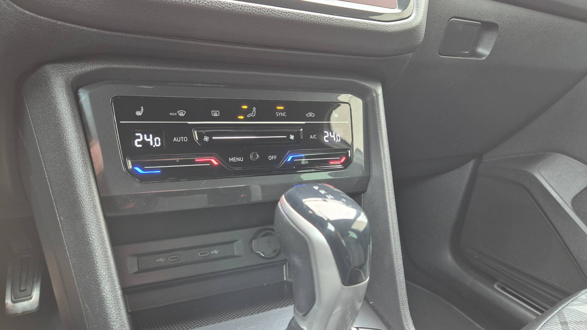 Volkswagen Tiguan 2.0 TDI EVO R-Line 4Motion DSG – Obrázok 40