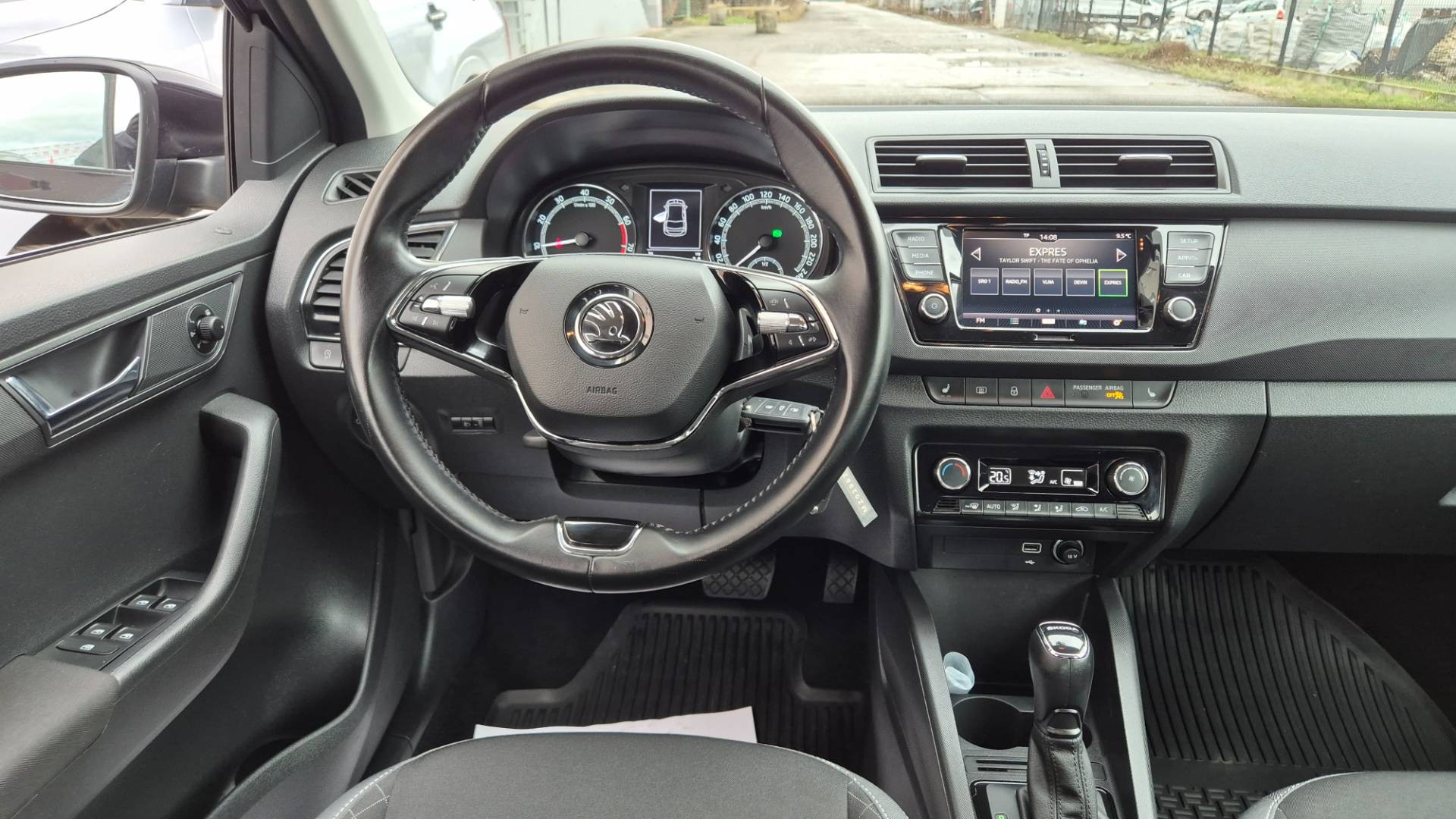 Škoda Fabia 1.0 TSI Style DSG – Obrázok 17