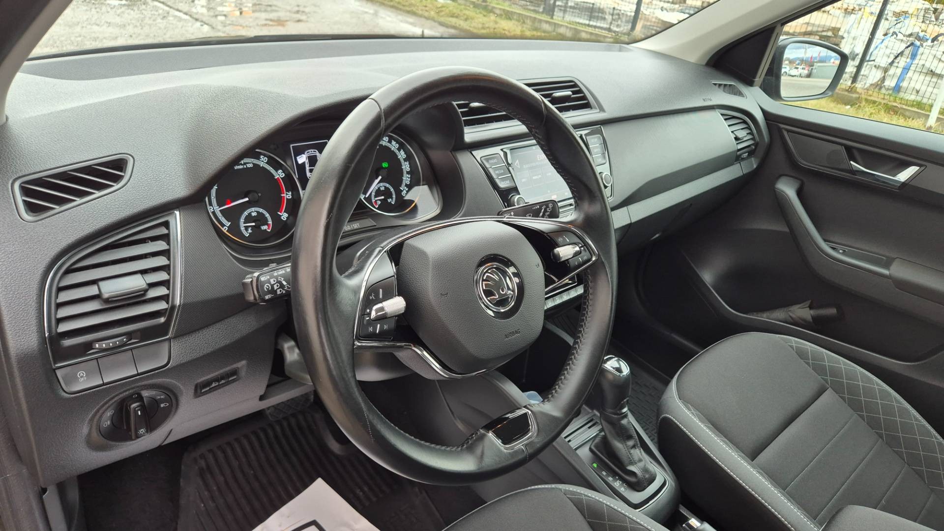 Škoda Fabia 1.0 TSI Style DSG – Obrázok 21