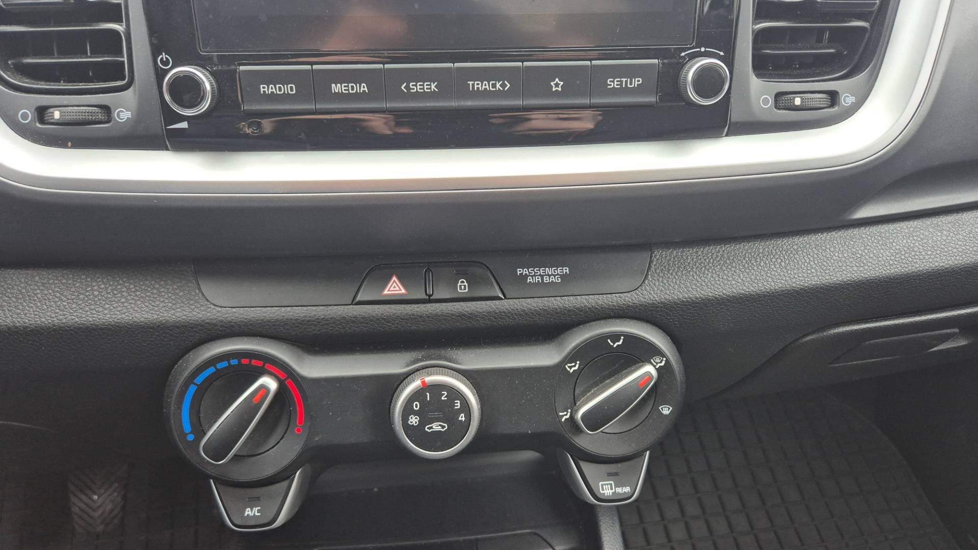 Kia Stonic 1.2 DPi Gold – Obrázok 16