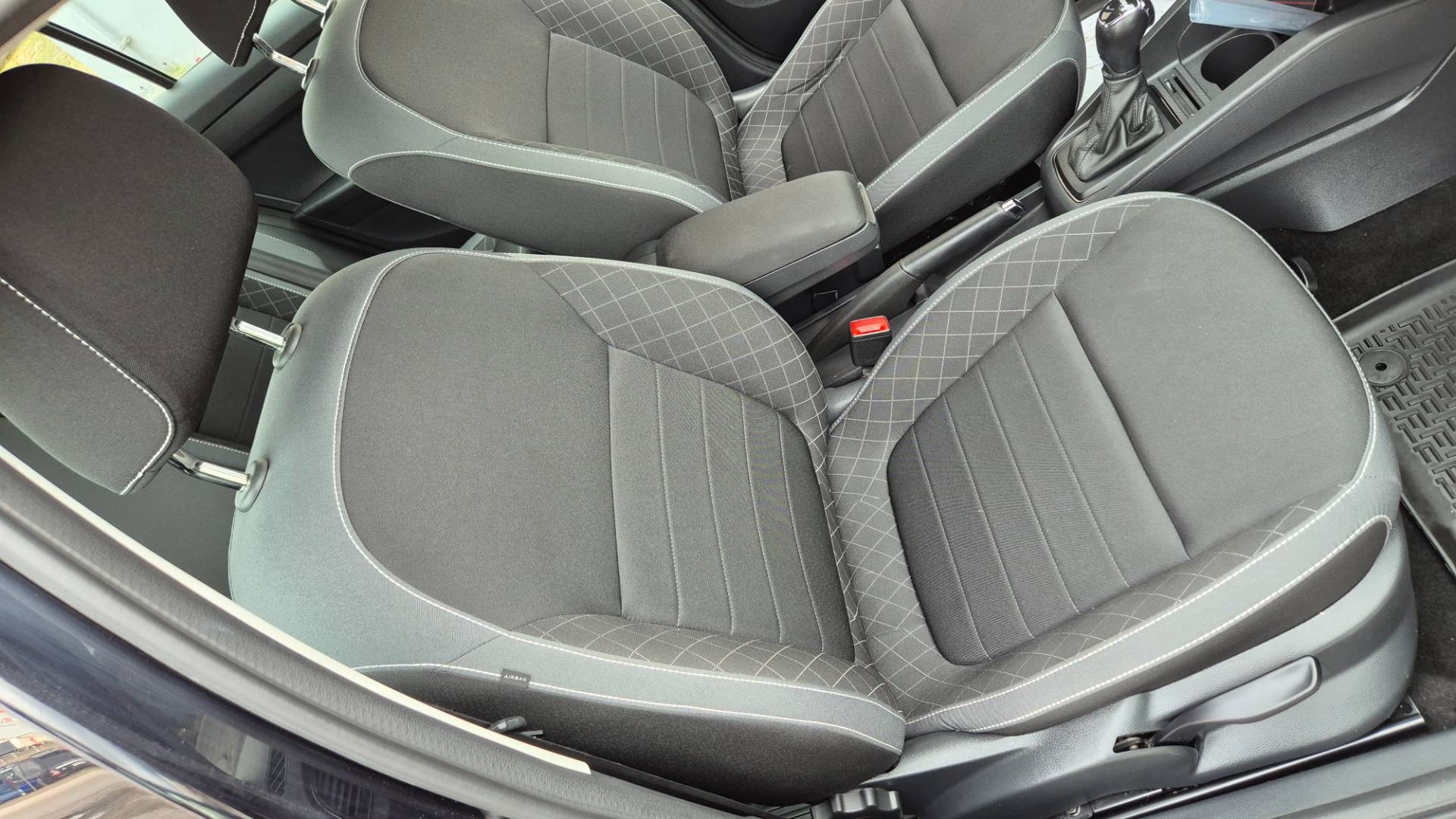 Škoda Fabia 1.0 TSI Style DSG – Obrázok 27