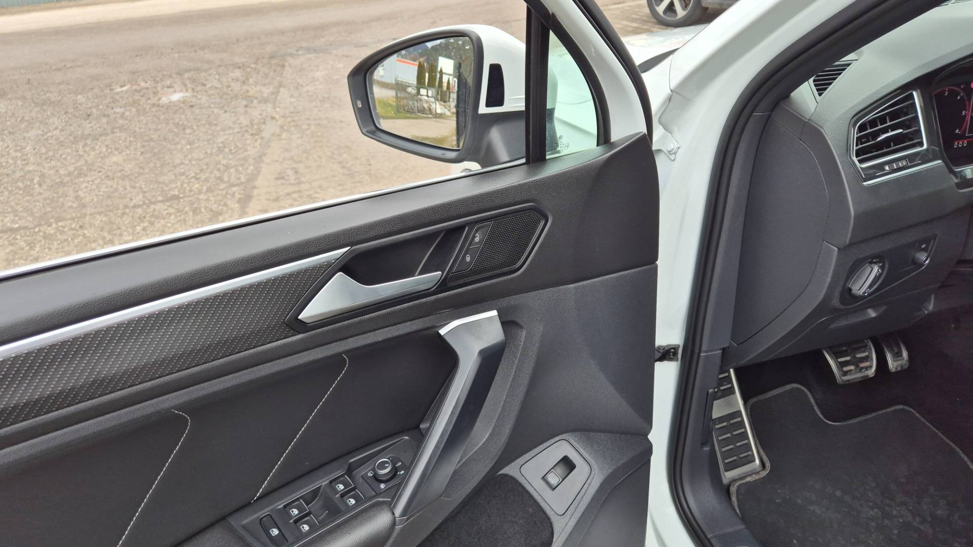 Volkswagen Tiguan 2.0 TDI EVO R-Line 4Motion DSG – Obrázok 34