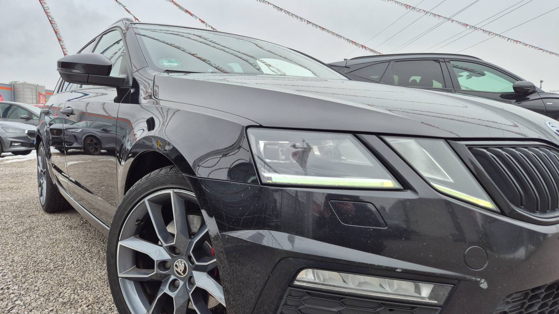 Škoda Octavia Combi 2.0 TDI RS DSG 4x4 – Obrázok 13